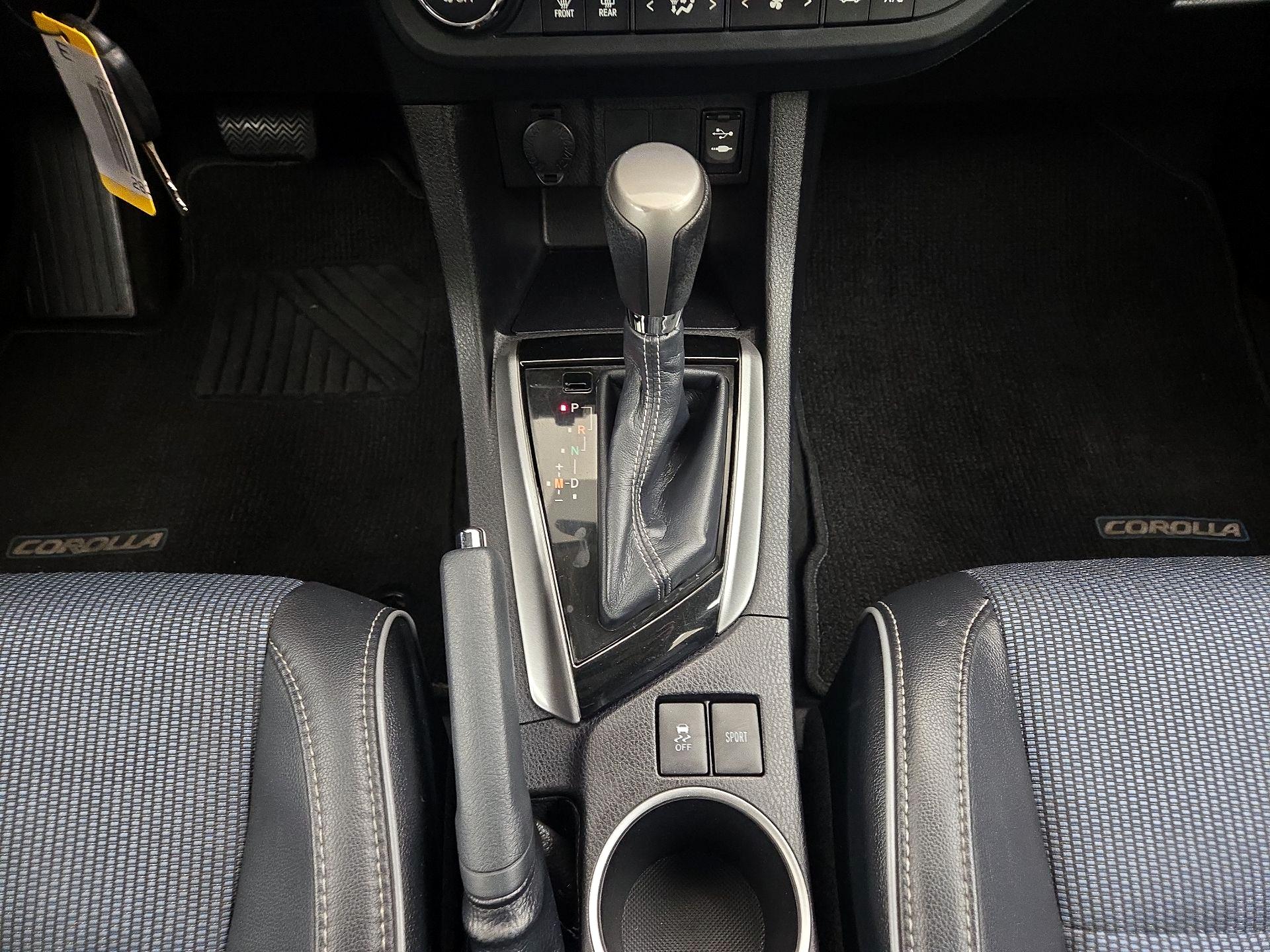 Thumbnail: 2015 Toyota Corolla - 17