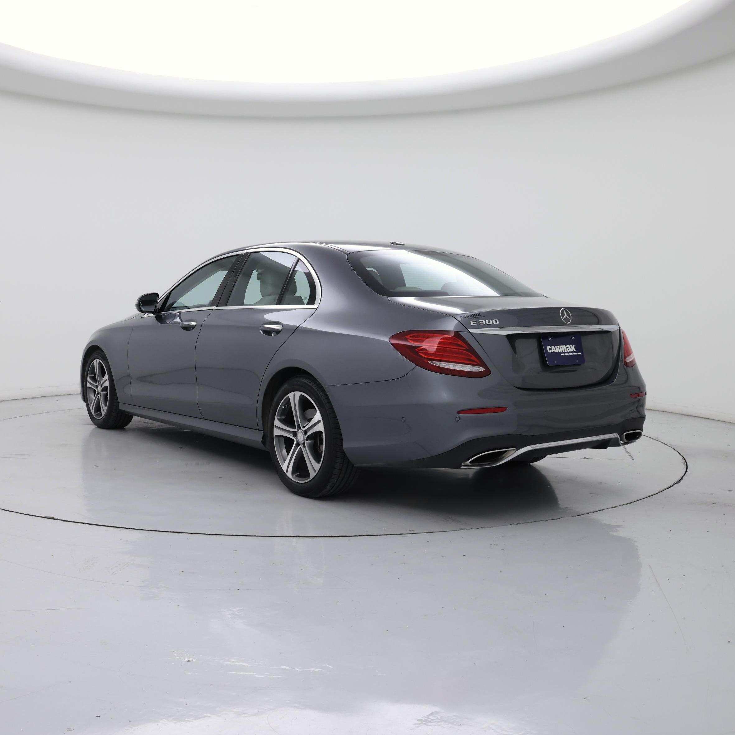 Thumbnail: 2017 Mercedes-Benz E-Class - 2