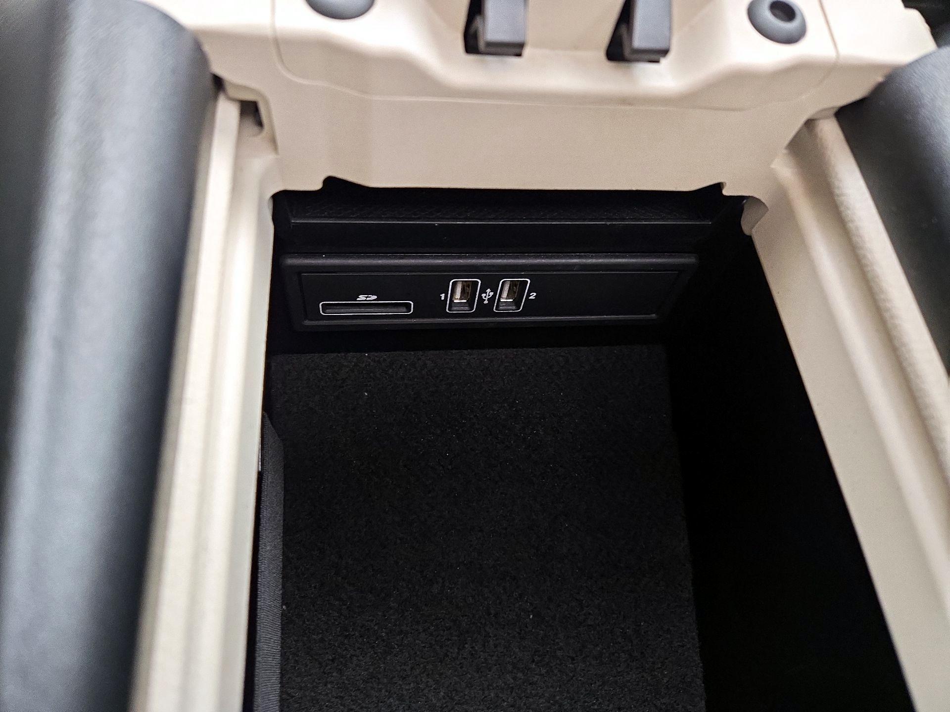 Thumbnail: 2017 Mercedes-Benz E-Class - 19