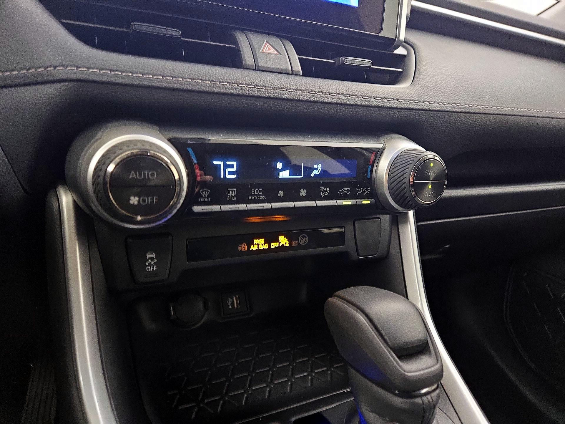 Thumbnail: 2024 Toyota RAV4 - 16