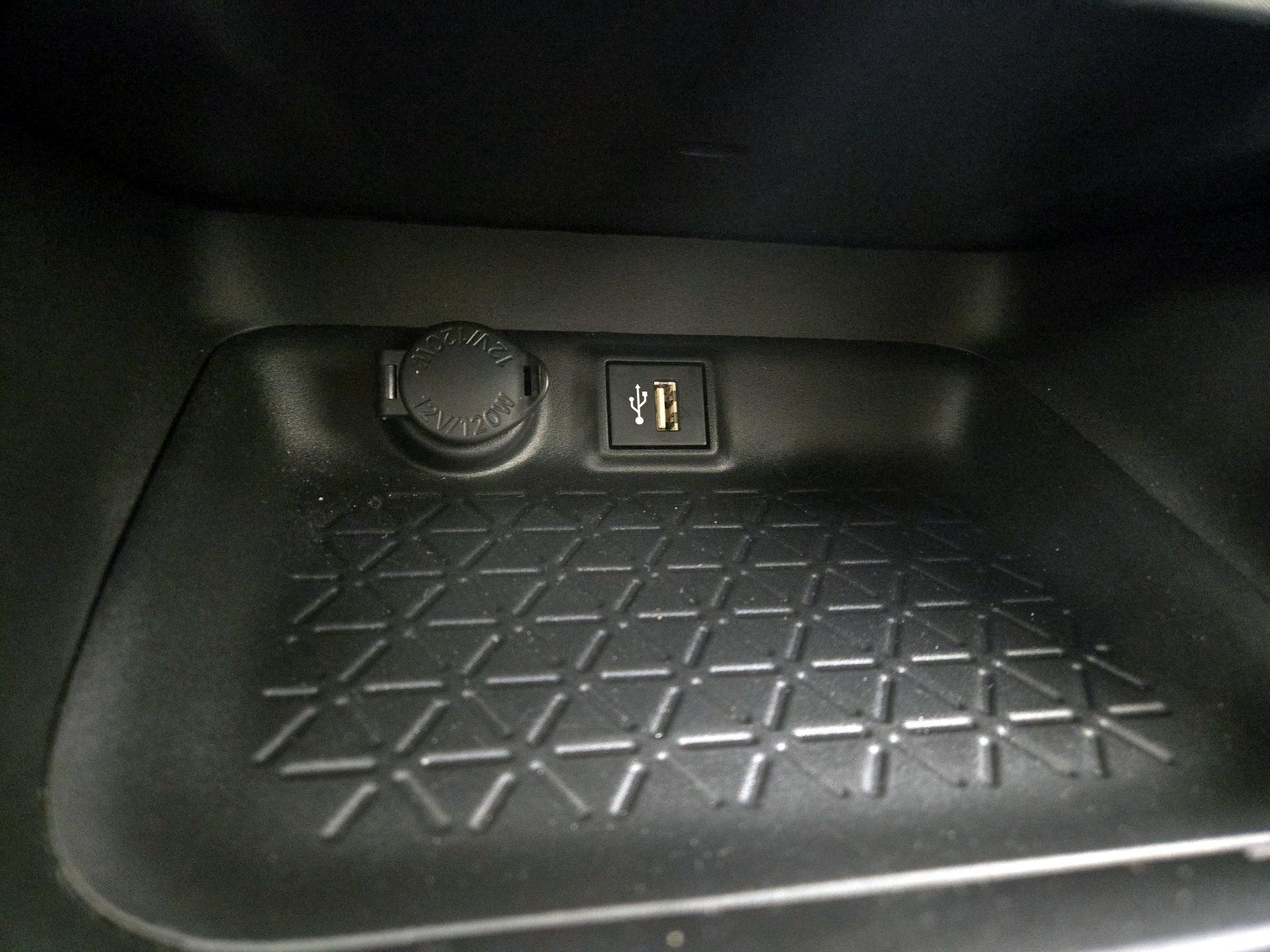 Thumbnail: 2024 Toyota RAV4 - 18