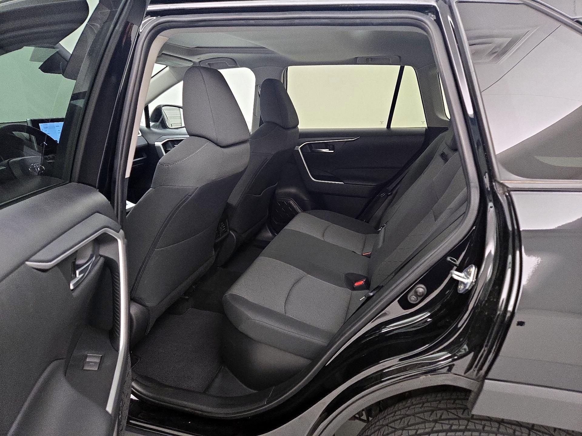 Thumbnail: 2024 Toyota RAV4 - 20