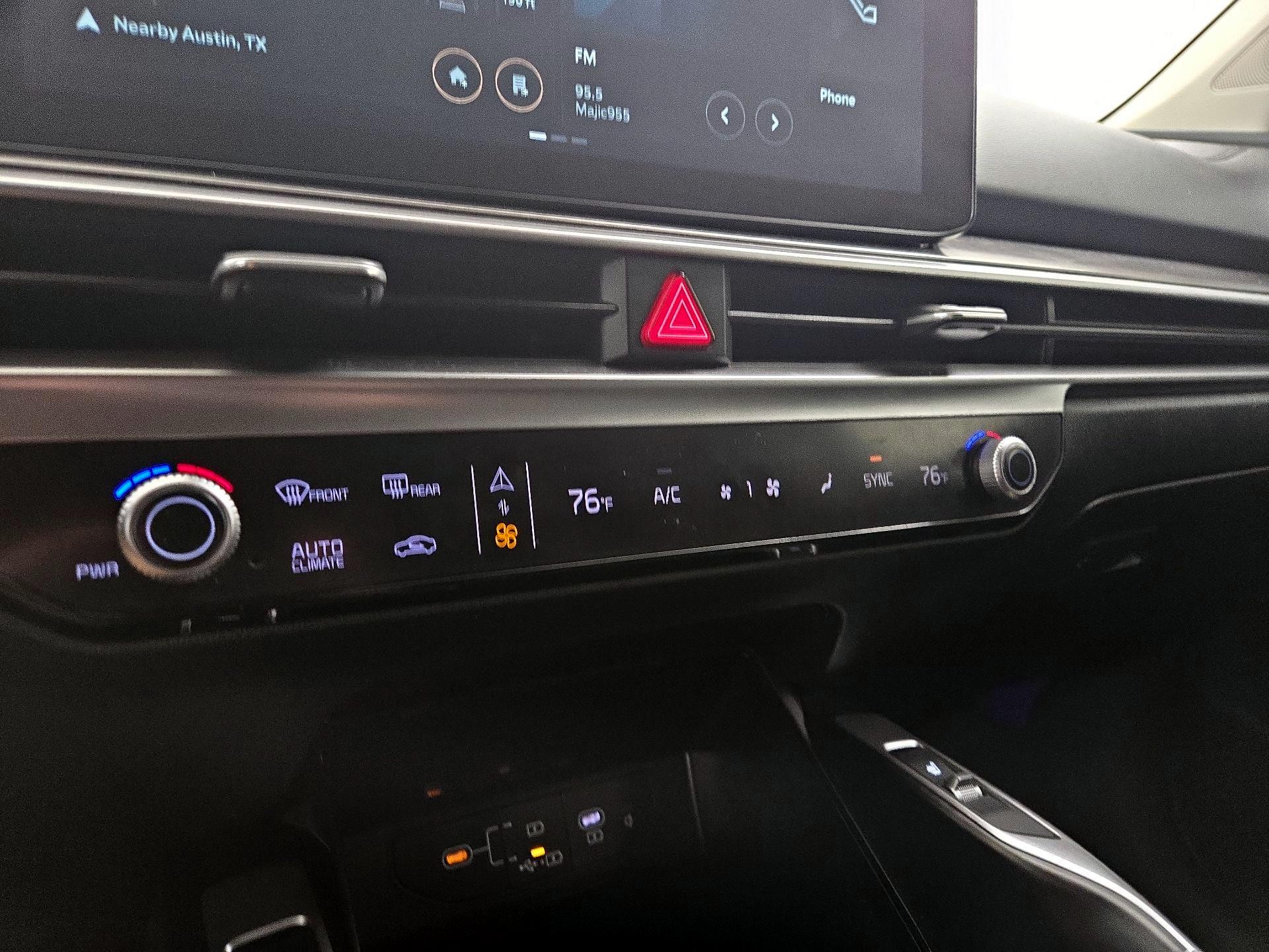 Thumbnail: 2024 Kia Sorento - 17