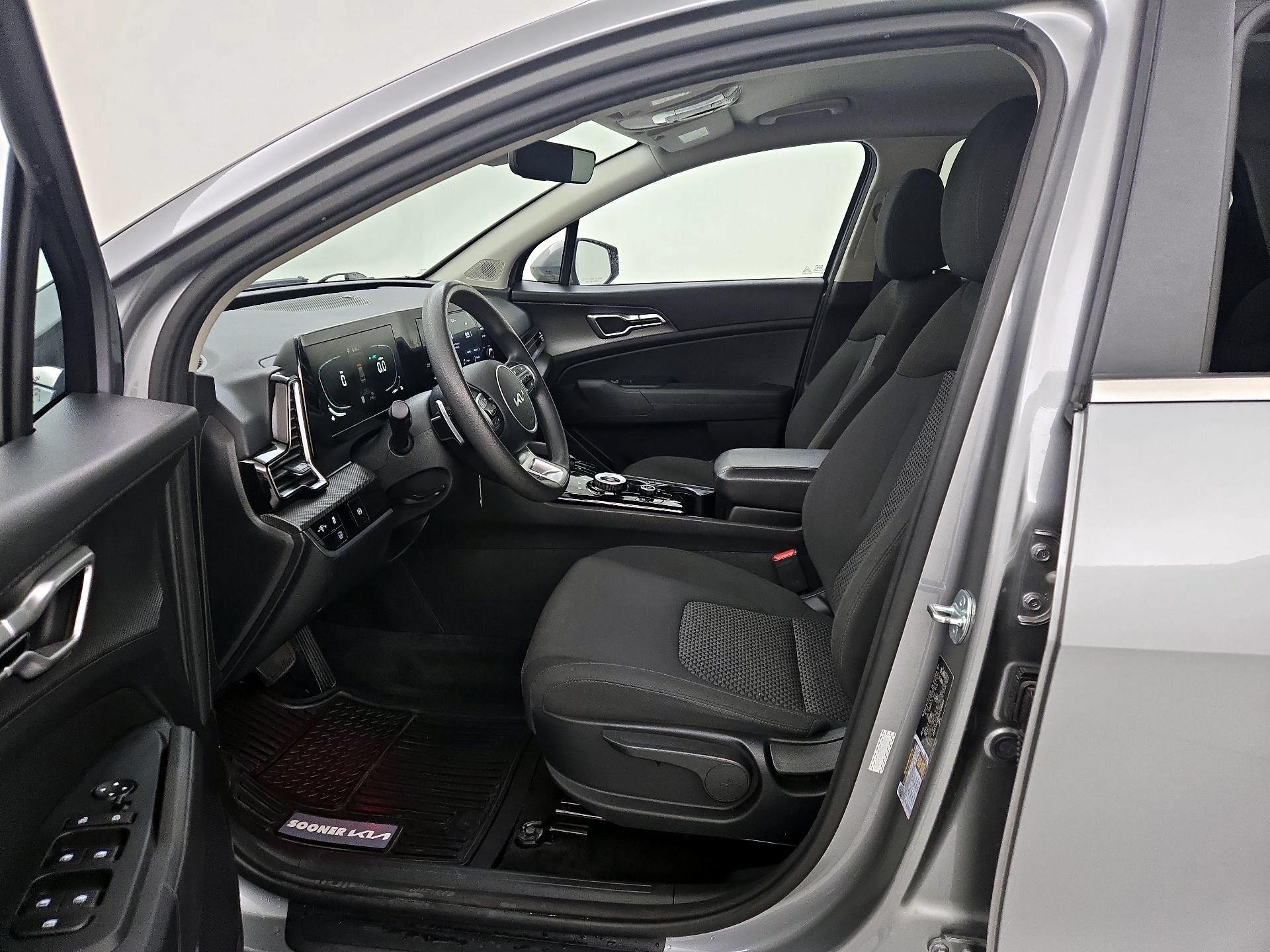 Thumbnail: 2023 Kia Sportage - 11