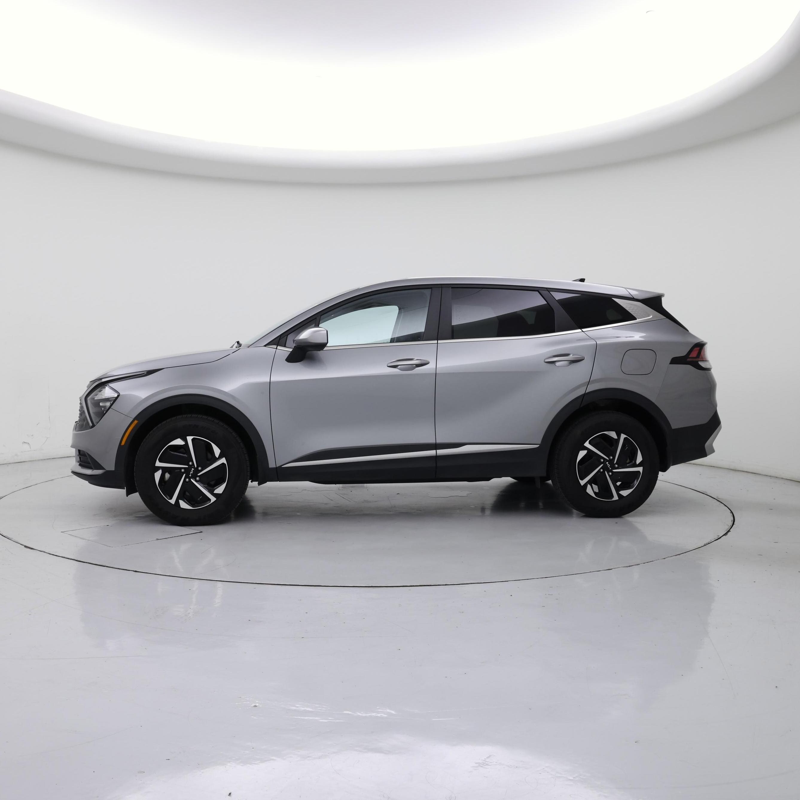Thumbnail: 2023 Kia Sportage - 3