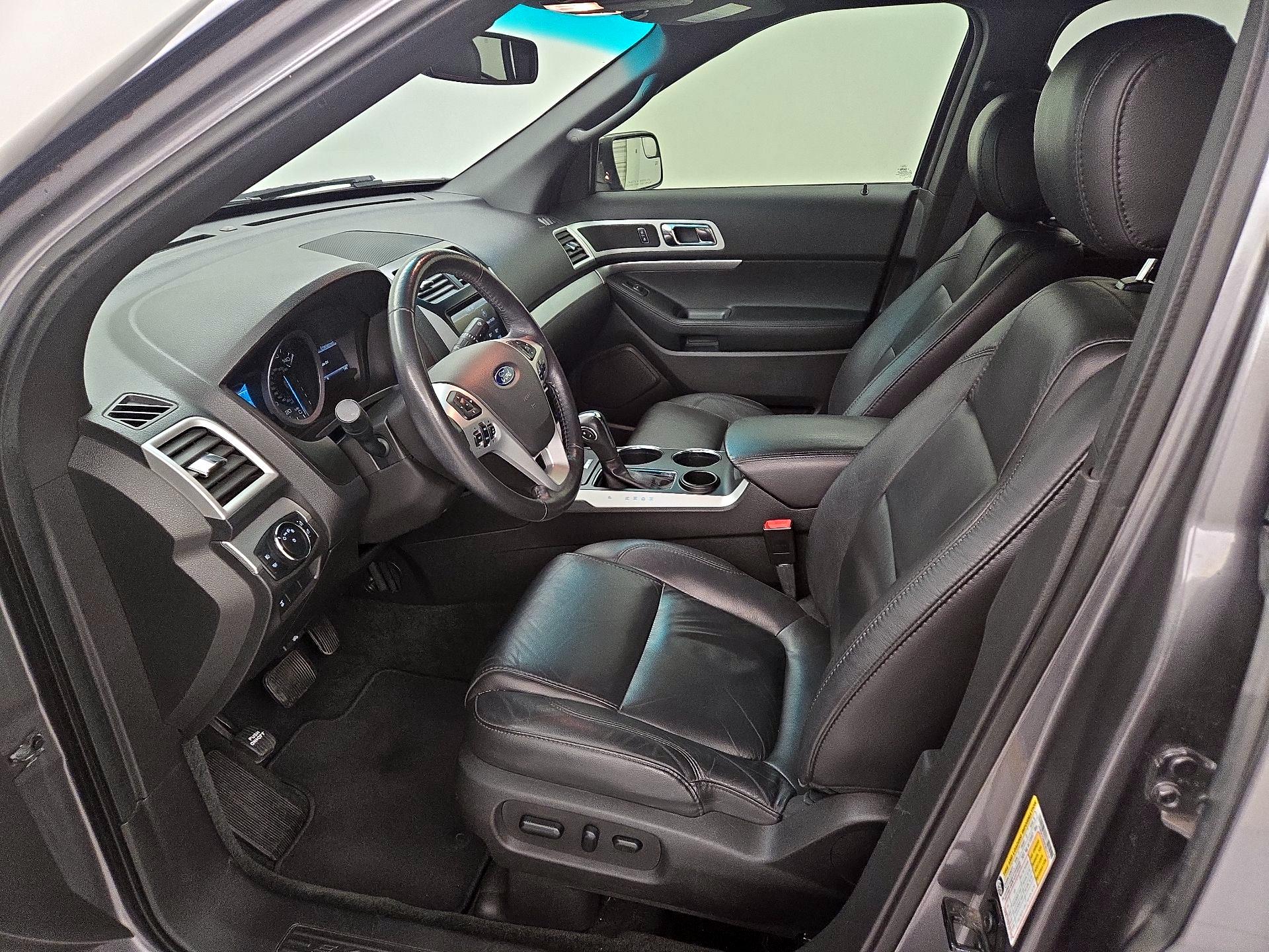 Thumbnail: 2014 Ford Explorer - 11