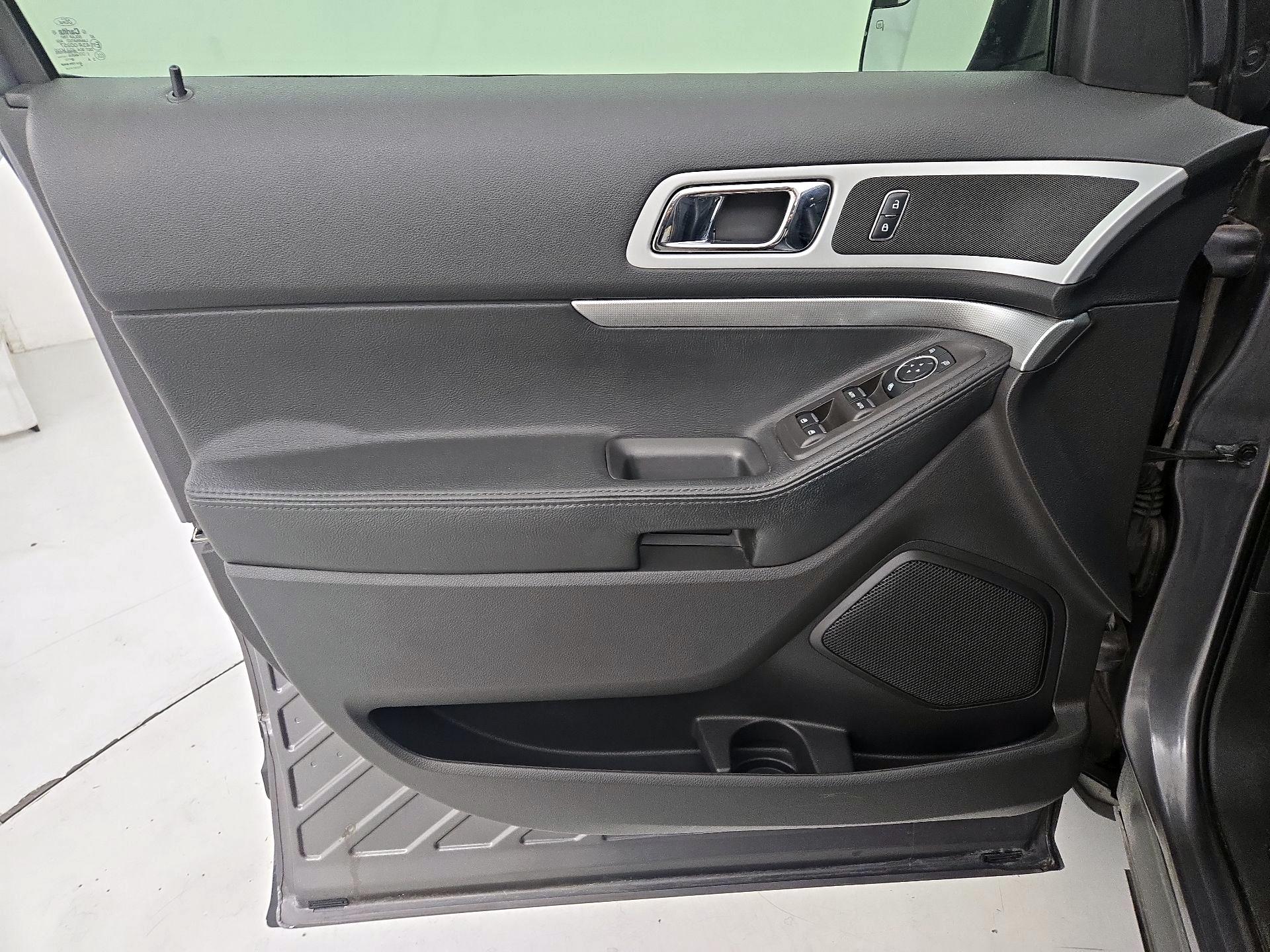 Thumbnail: 2014 Ford Explorer - 12