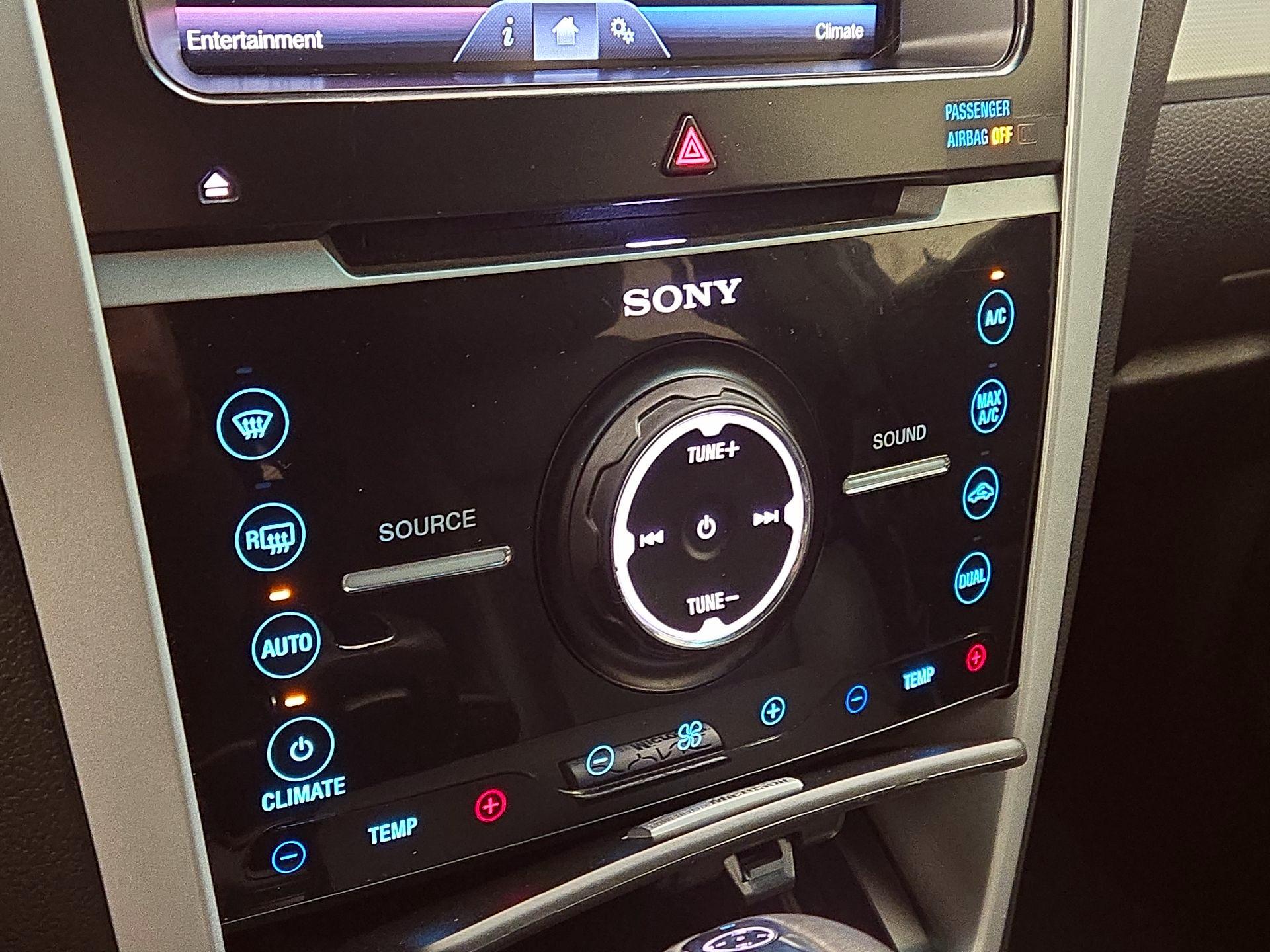 Thumbnail: 2014 Ford Explorer - 16