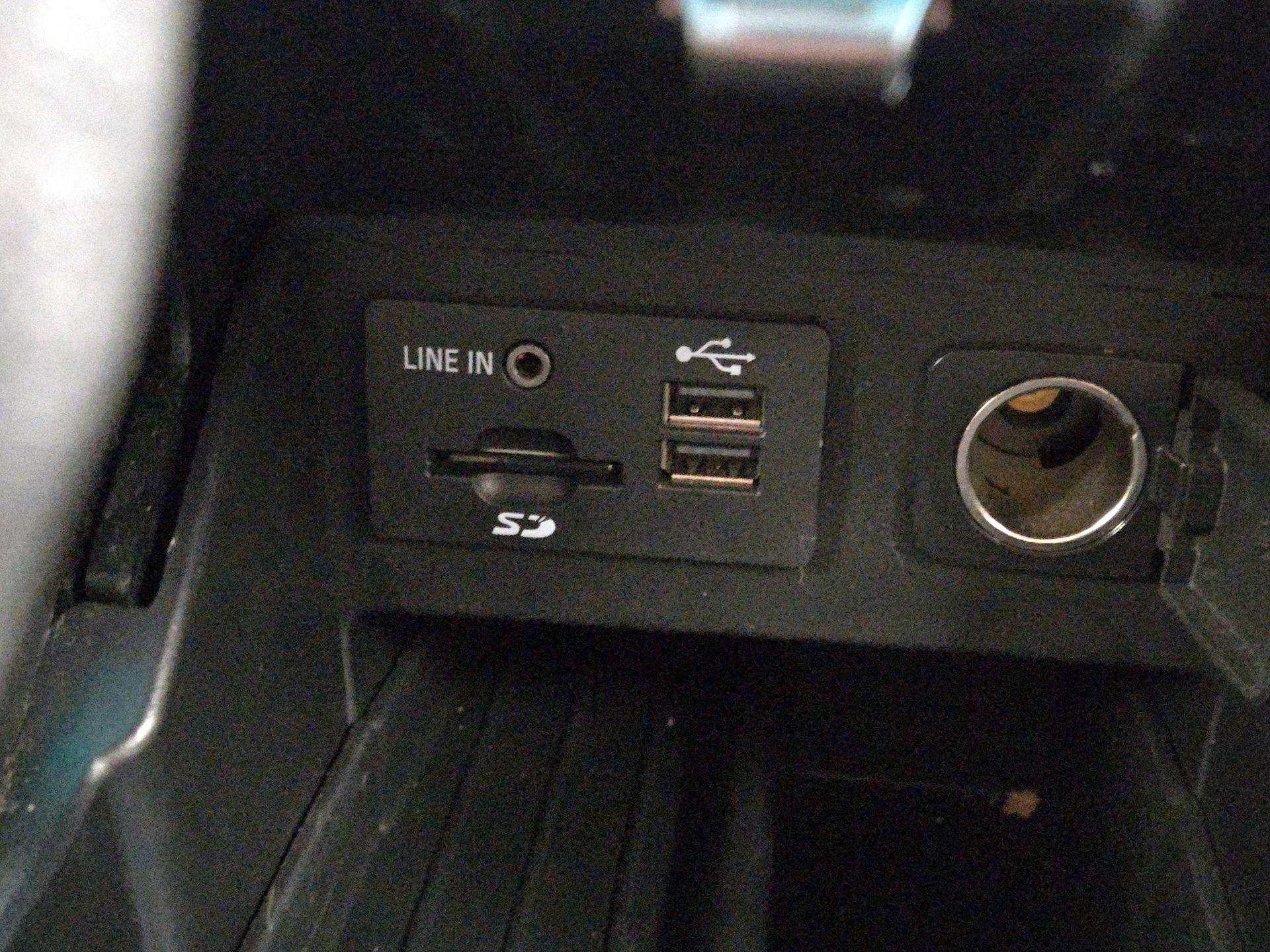 Thumbnail: 2014 Ford Explorer - 18