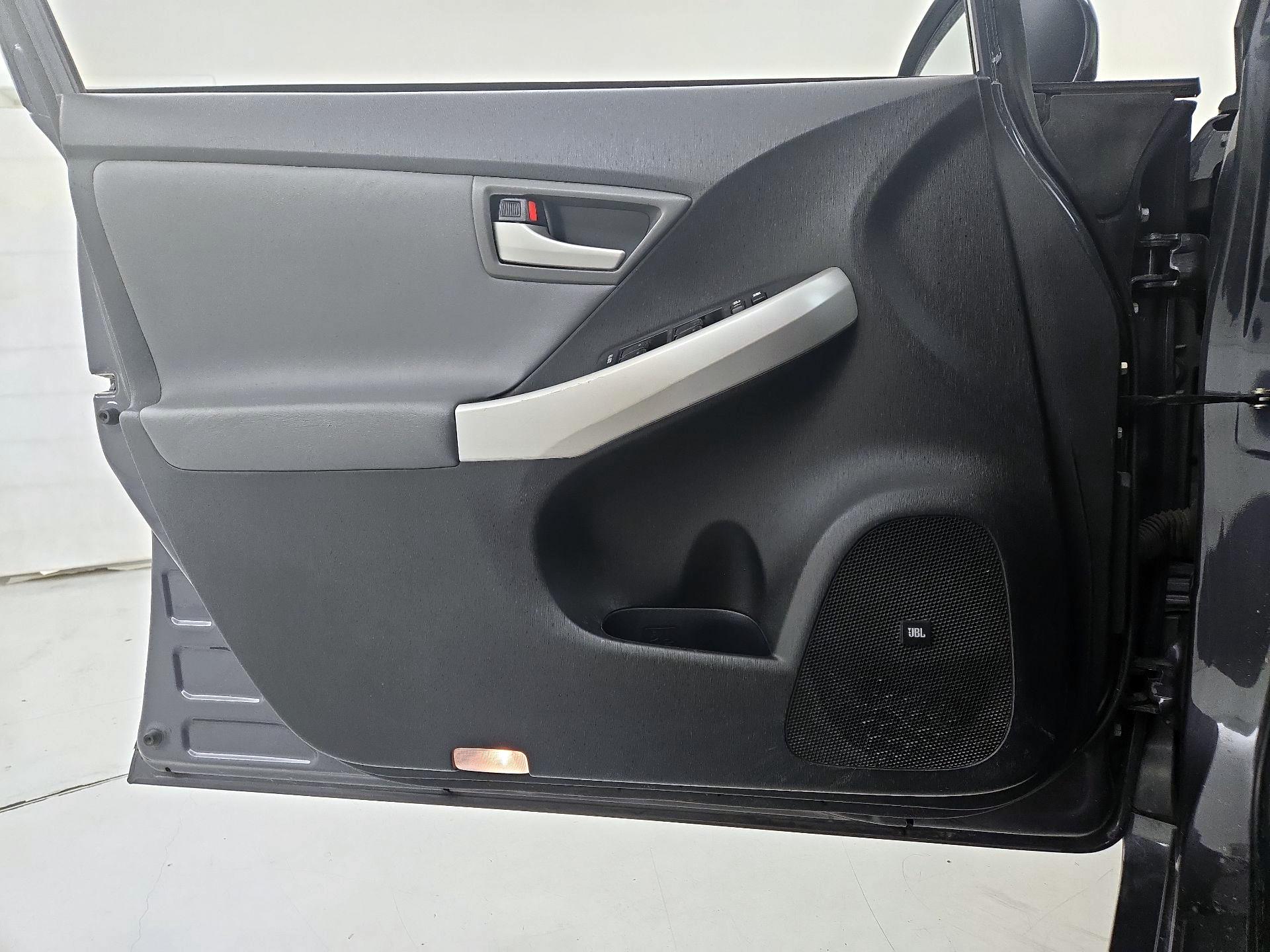 Thumbnail: 2015 Toyota Prius - 10