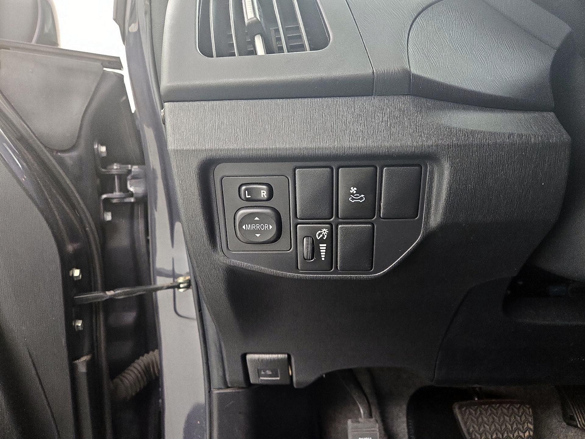 Thumbnail: 2015 Toyota Prius - 11