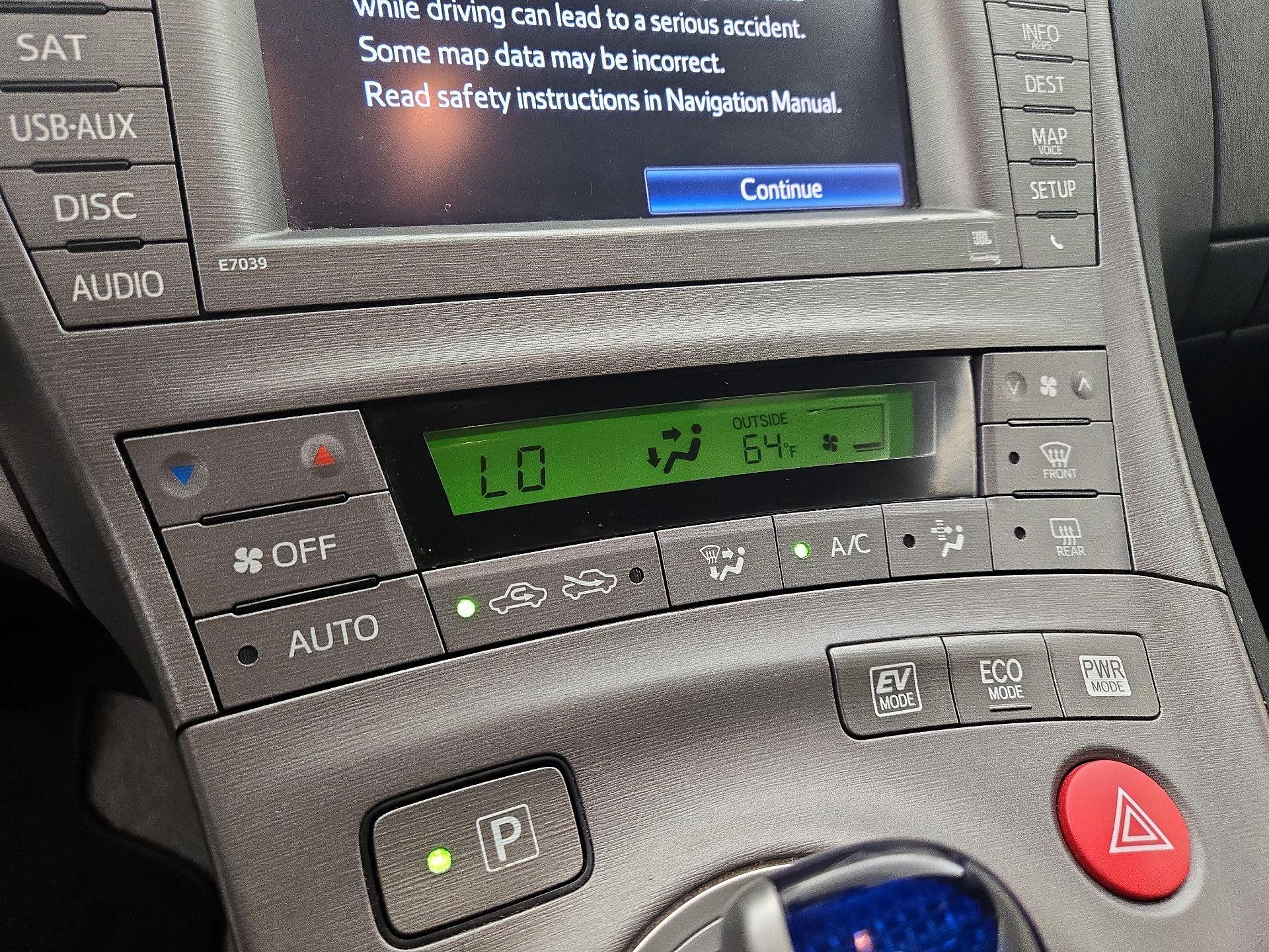 Thumbnail: 2015 Toyota Prius - 15