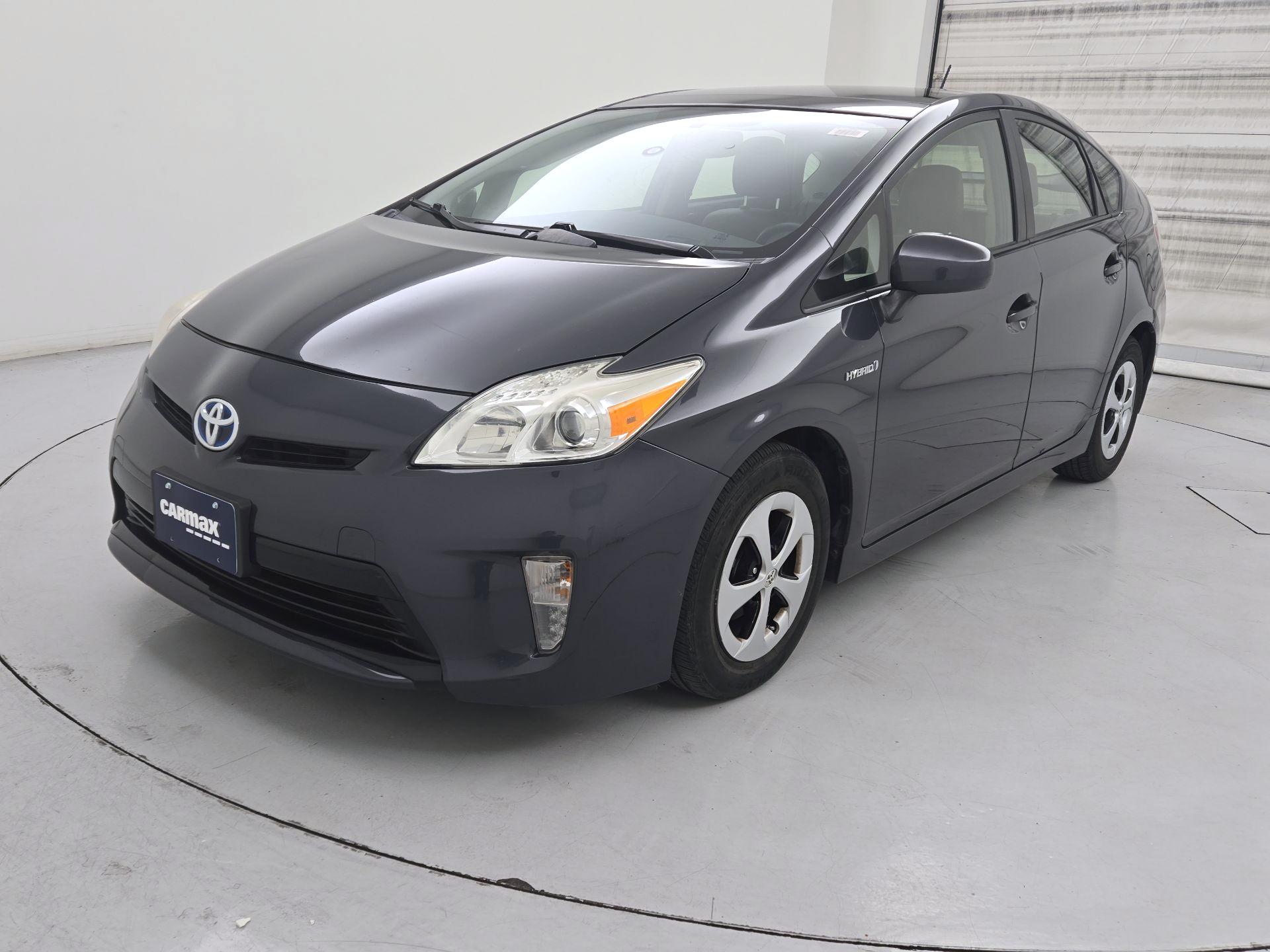 Thumbnail: 2015 Toyota Prius - 3