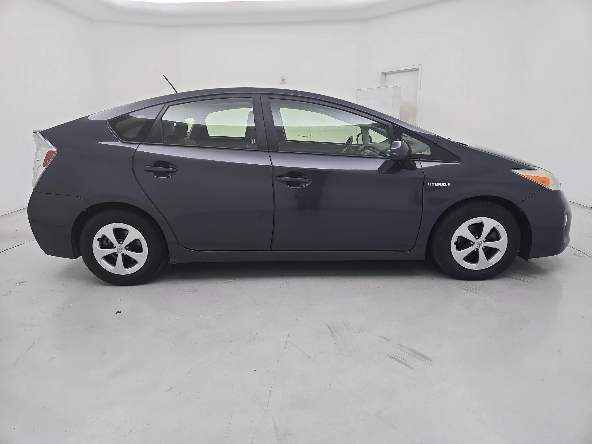 Thumbnail: 2015 Toyota Prius - 4