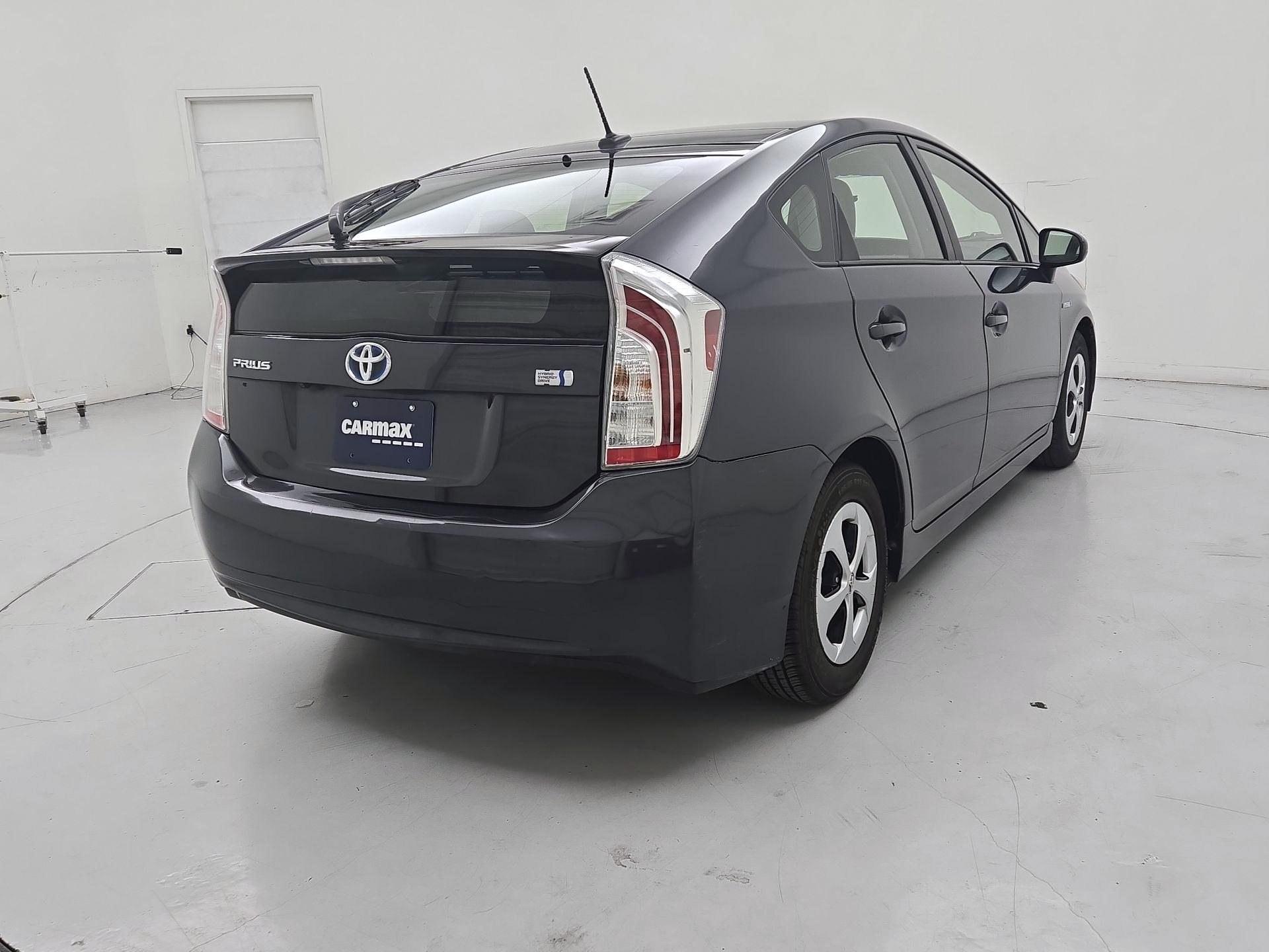 Thumbnail: 2015 Toyota Prius - 5