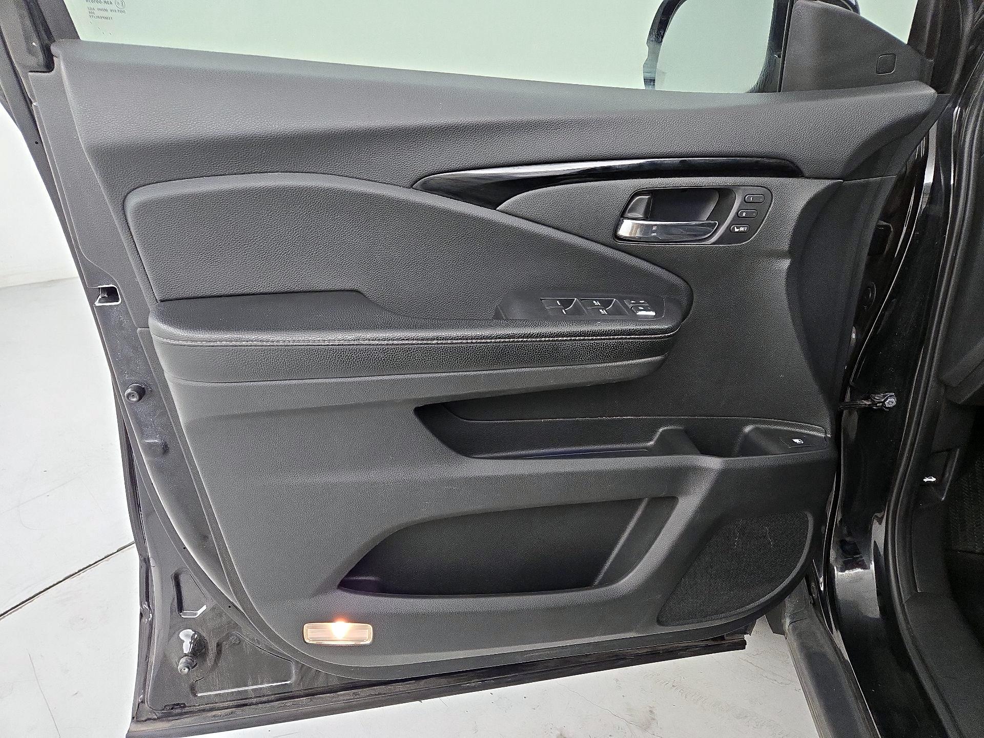 Thumbnail: 2019 Honda Ridgeline - 12