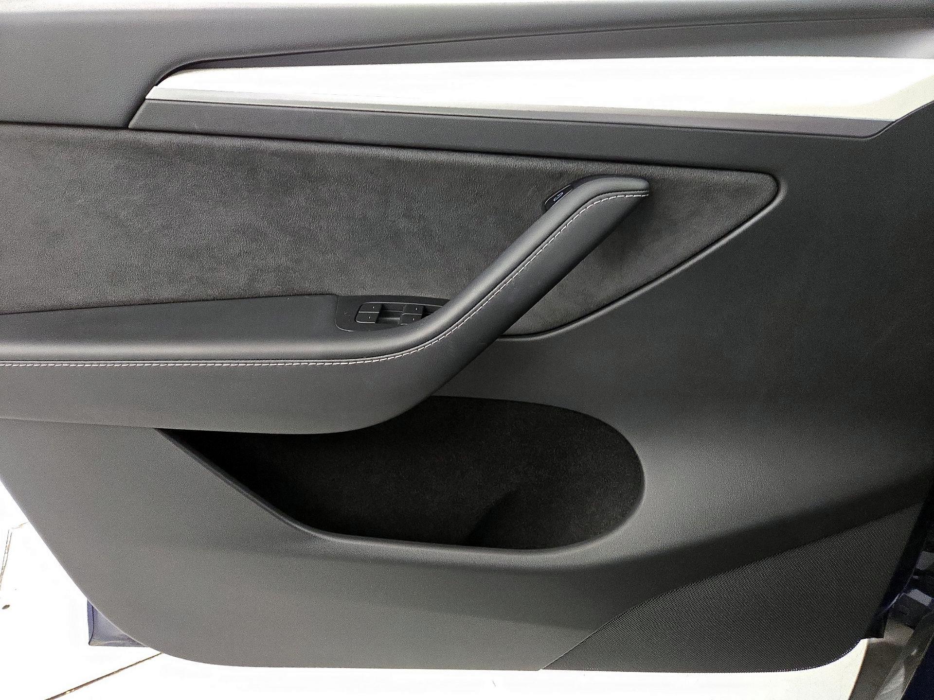 Thumbnail: 2022 Tesla Model Y - 12