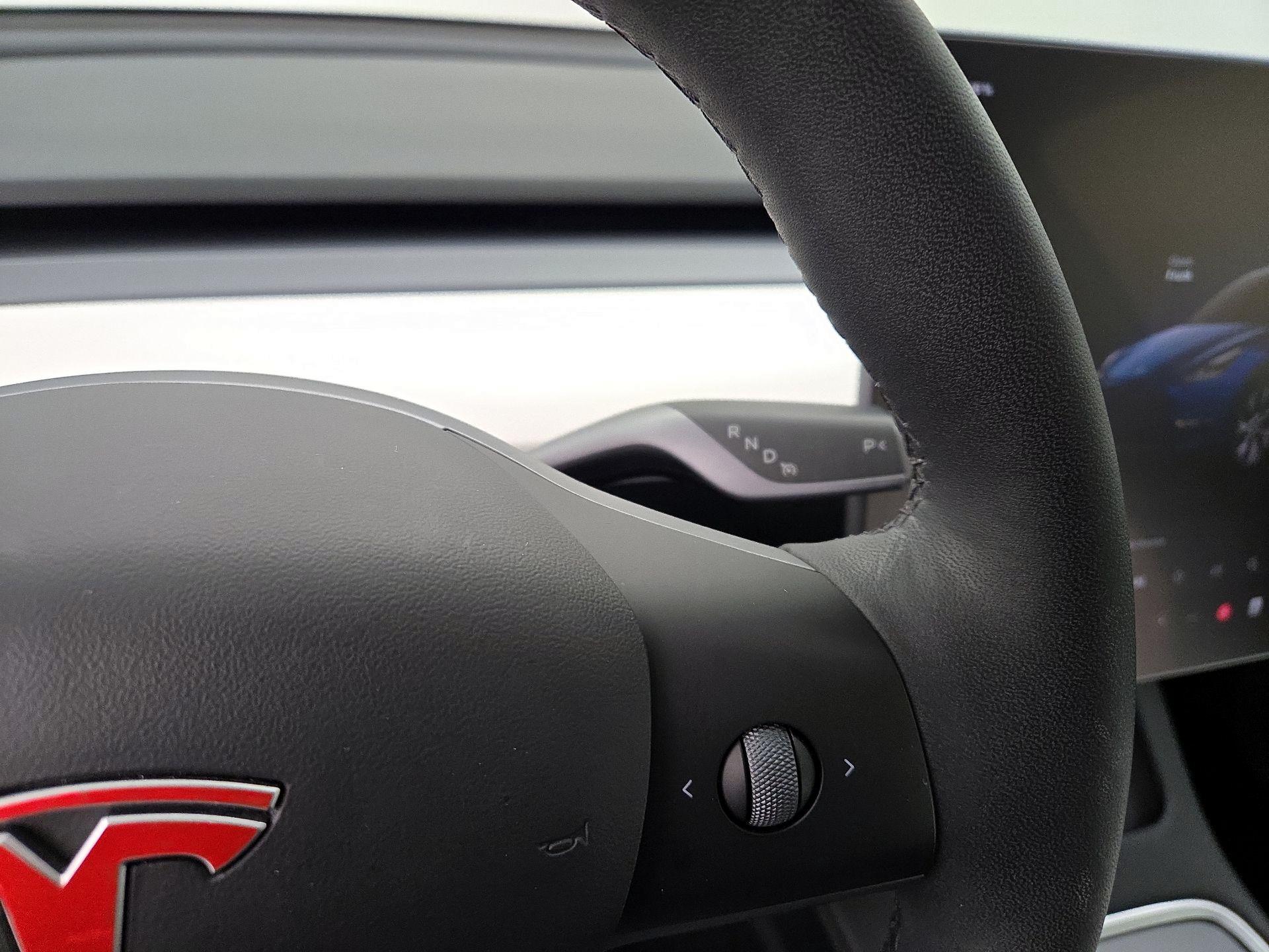 Thumbnail: 2022 Tesla Model Y - 17