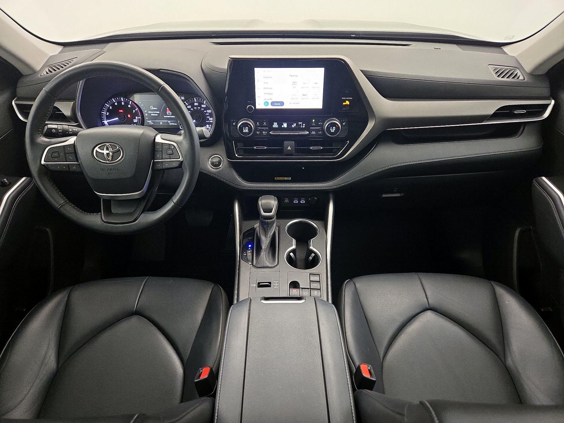 Thumbnail: 2023 Toyota Highlander - 9