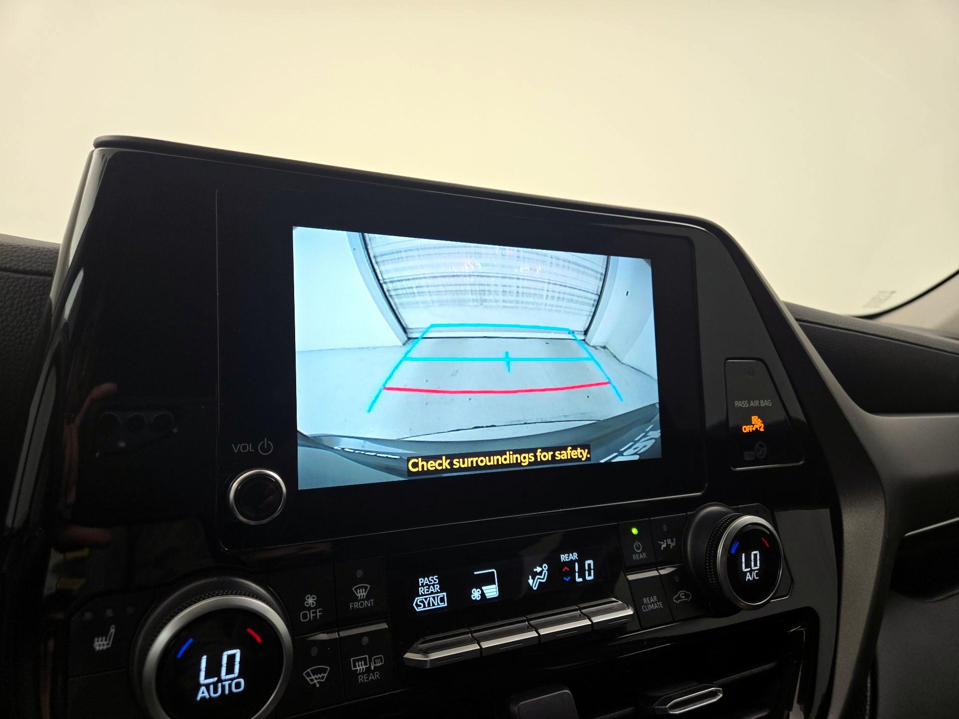 Thumbnail: 2023 Toyota Highlander - 14