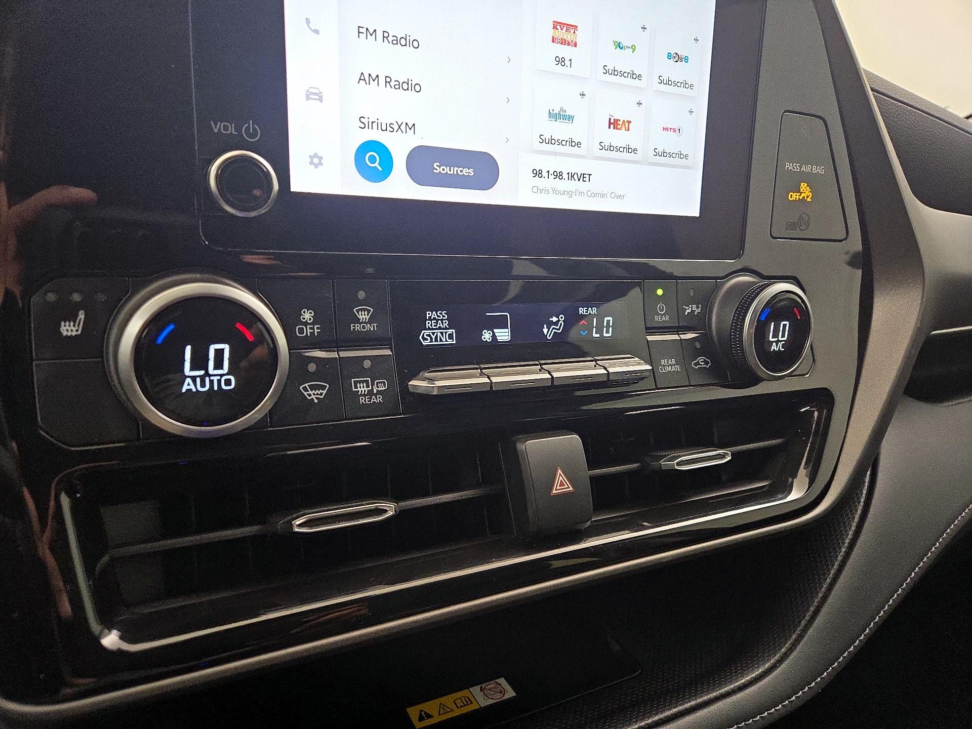 Thumbnail: 2023 Toyota Highlander - 16