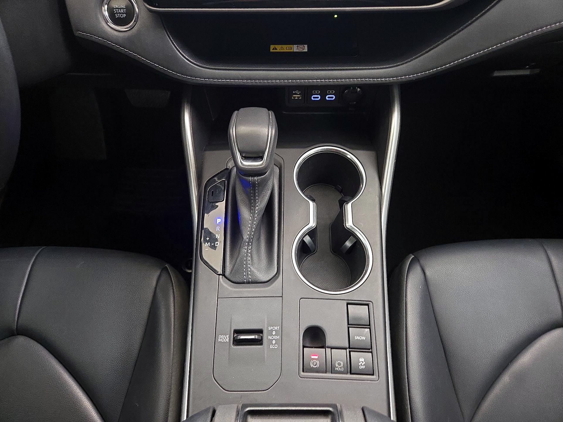 Thumbnail: 2023 Toyota Highlander - 17