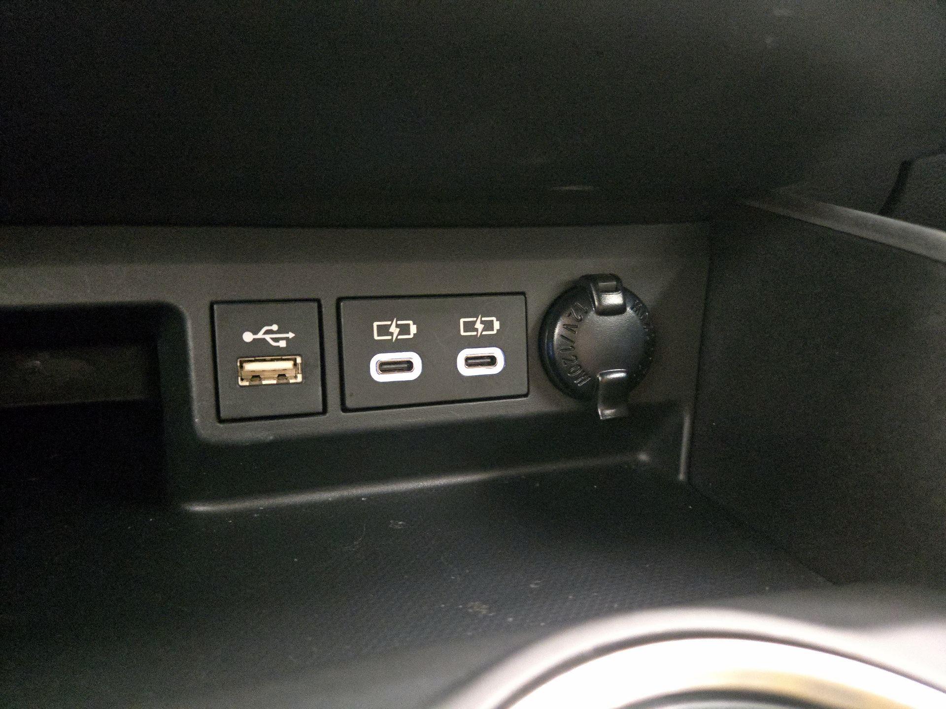 Thumbnail: 2023 Toyota Highlander - 18