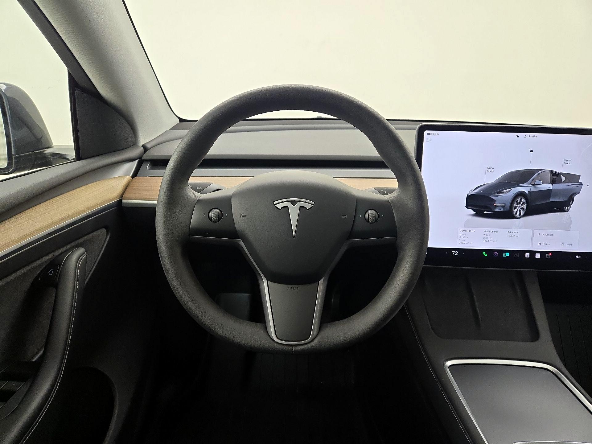 Thumbnail: 2023 Tesla Model Y - 10