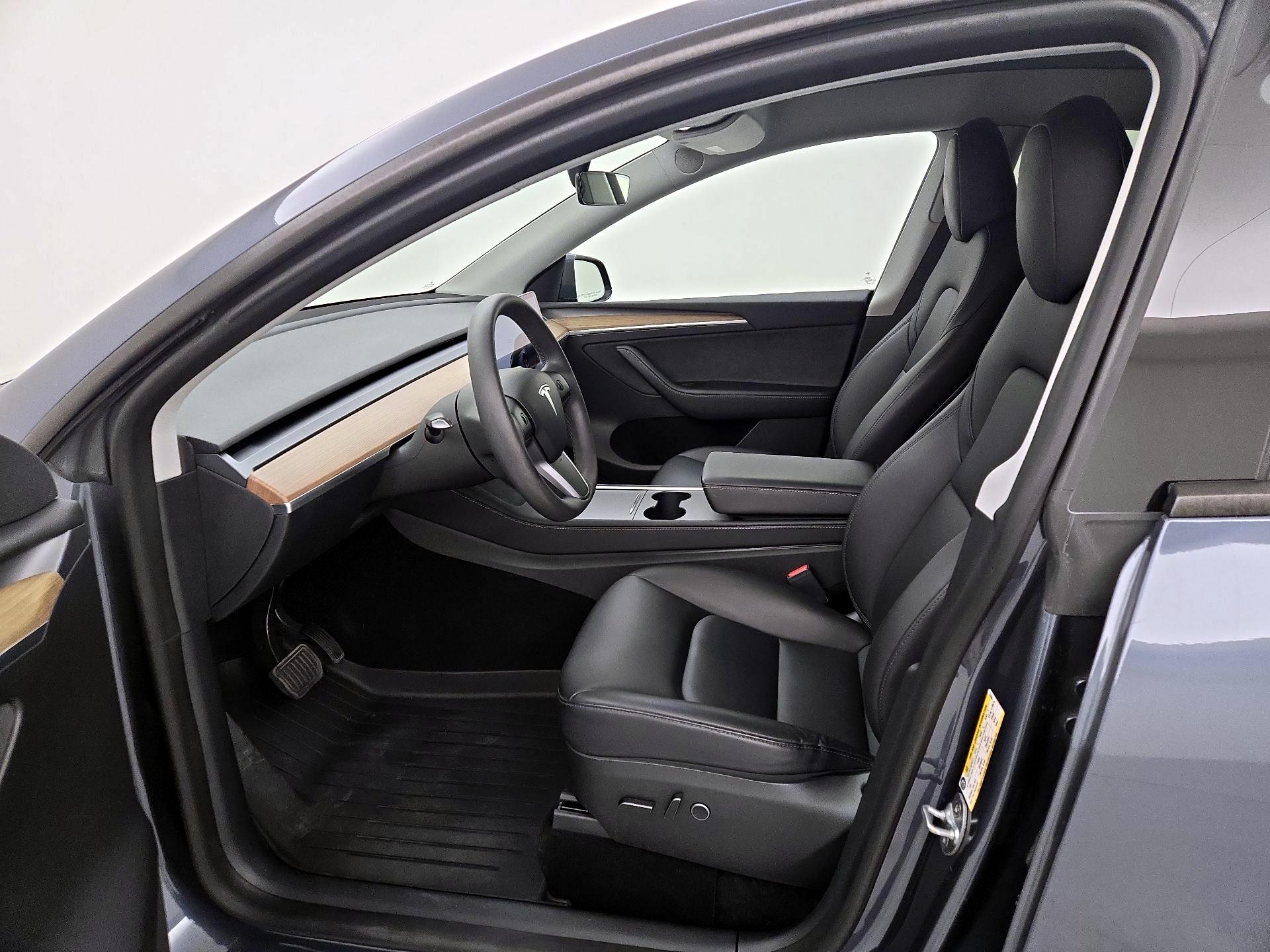 Thumbnail: 2023 Tesla Model Y - 11