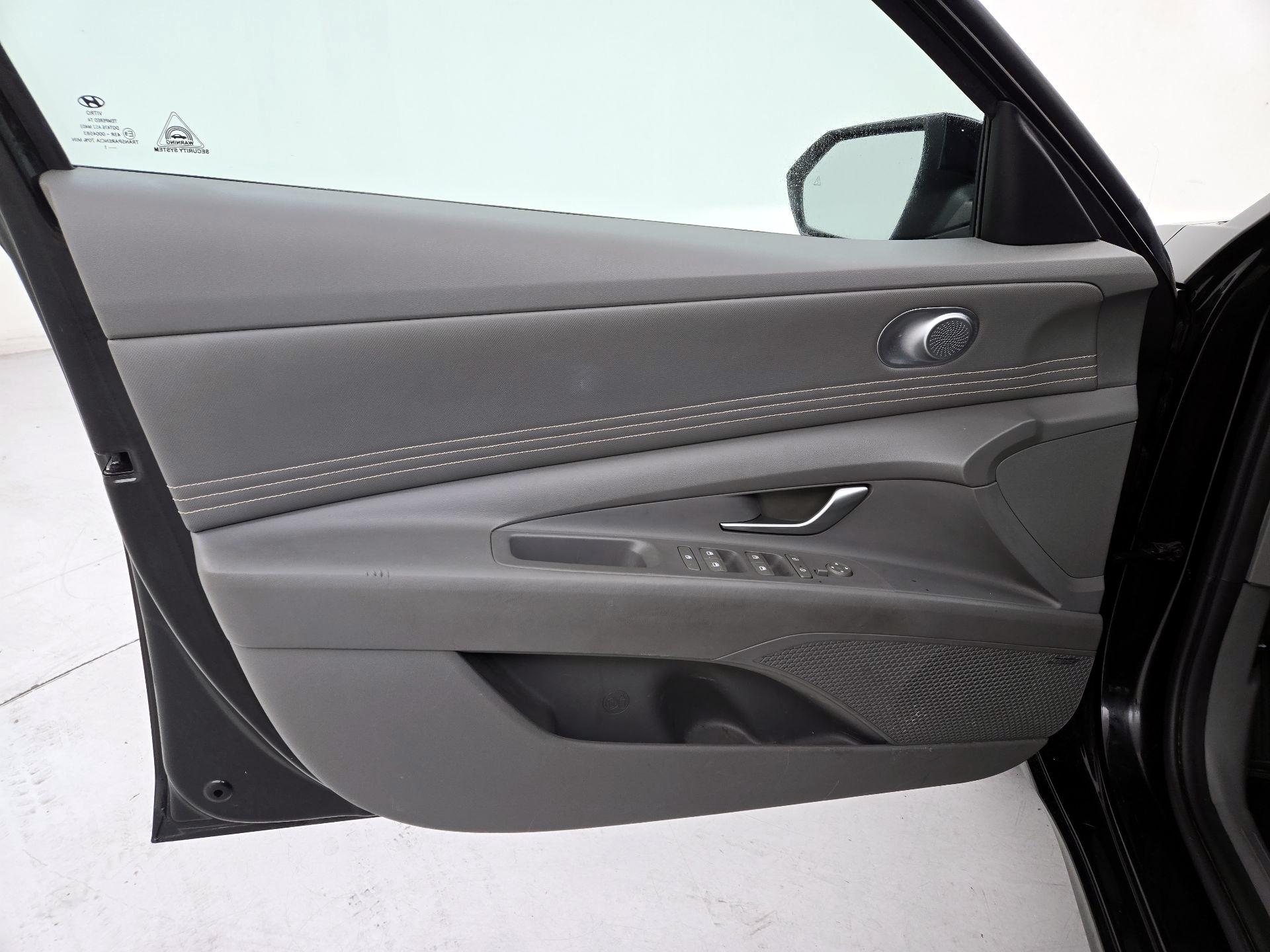 Thumbnail: 2021 Hyundai Elantra - 12