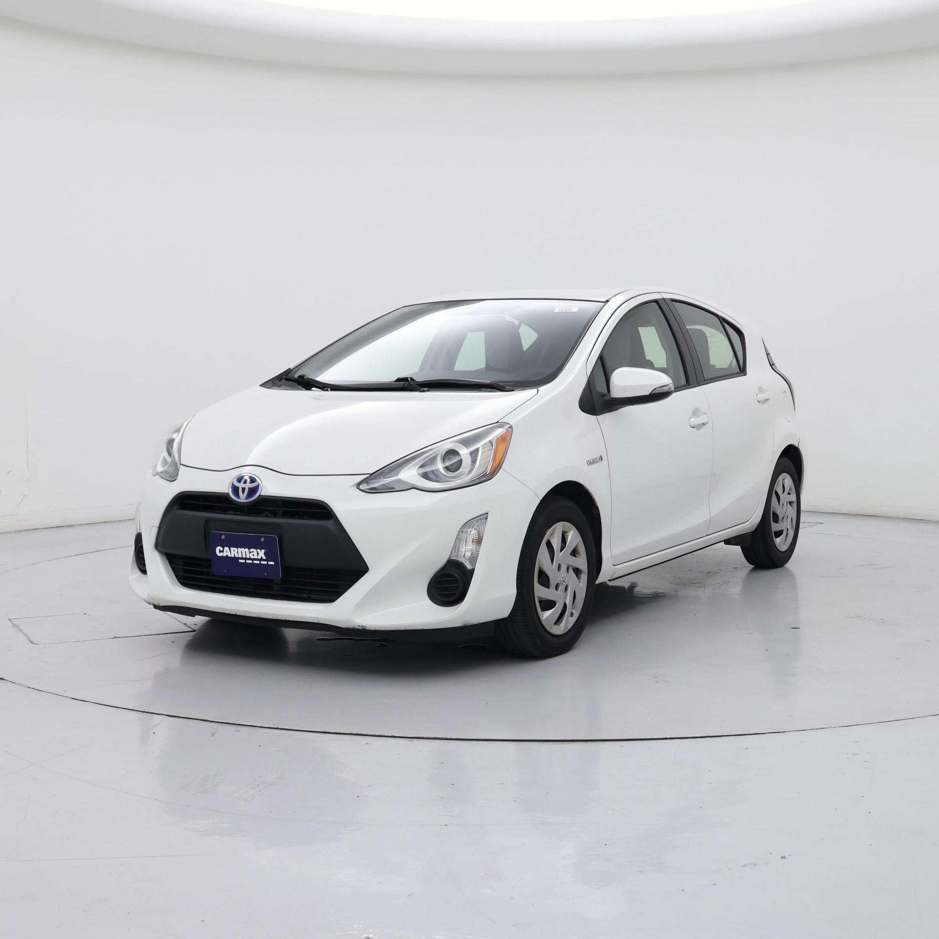 Thumbnail: 2015 Toyota Prius c - 4