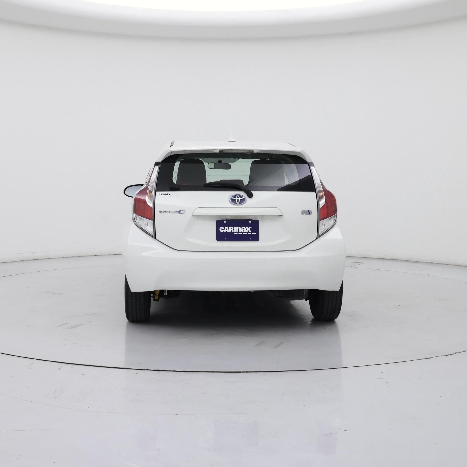 Thumbnail: 2015 Toyota Prius c - 6