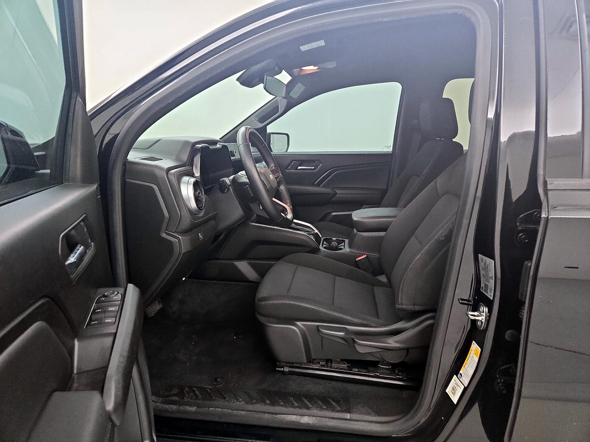 Thumbnail: 2023 Chevrolet Colorado - 11