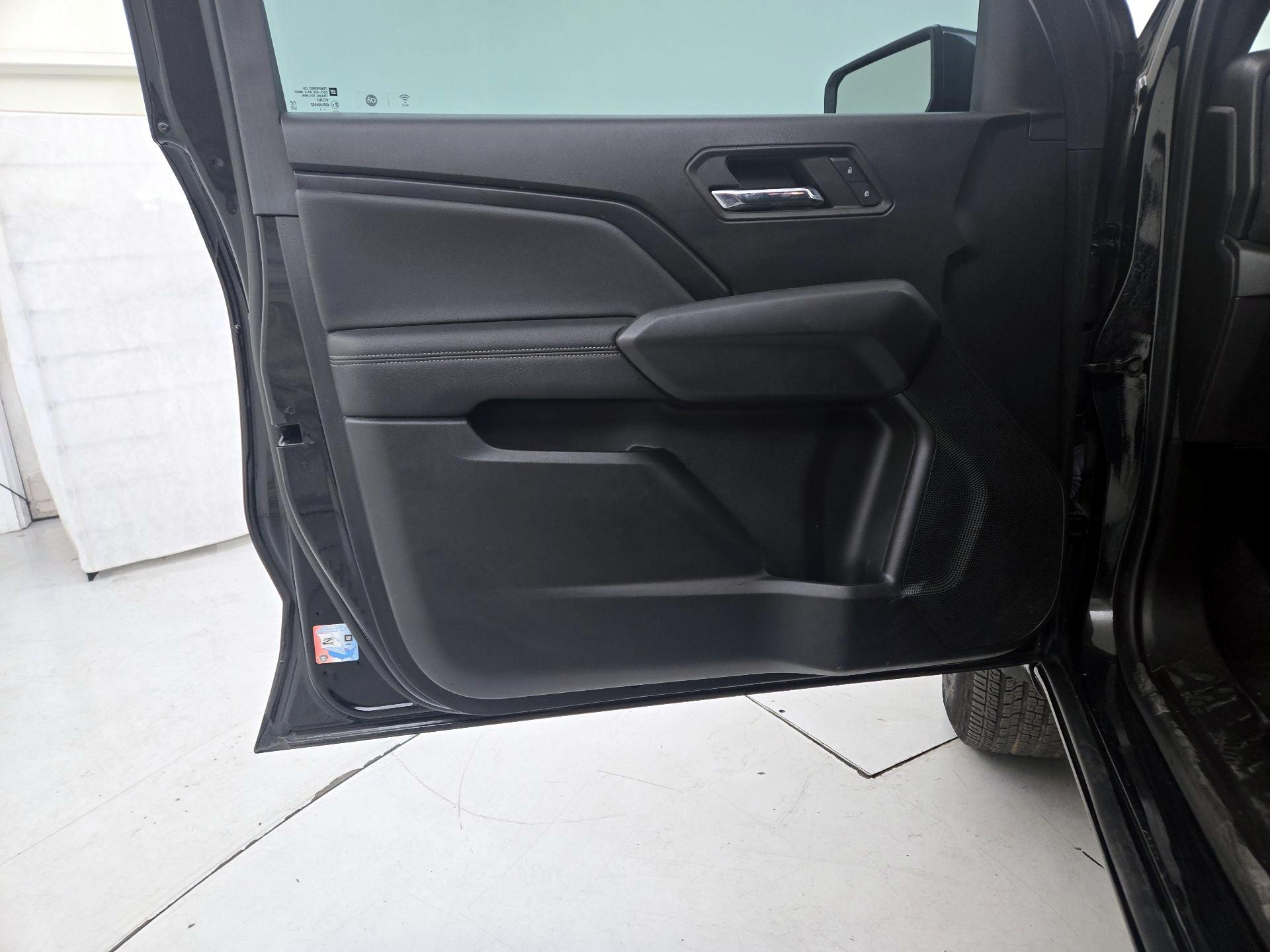 Thumbnail: 2023 Chevrolet Colorado - 12