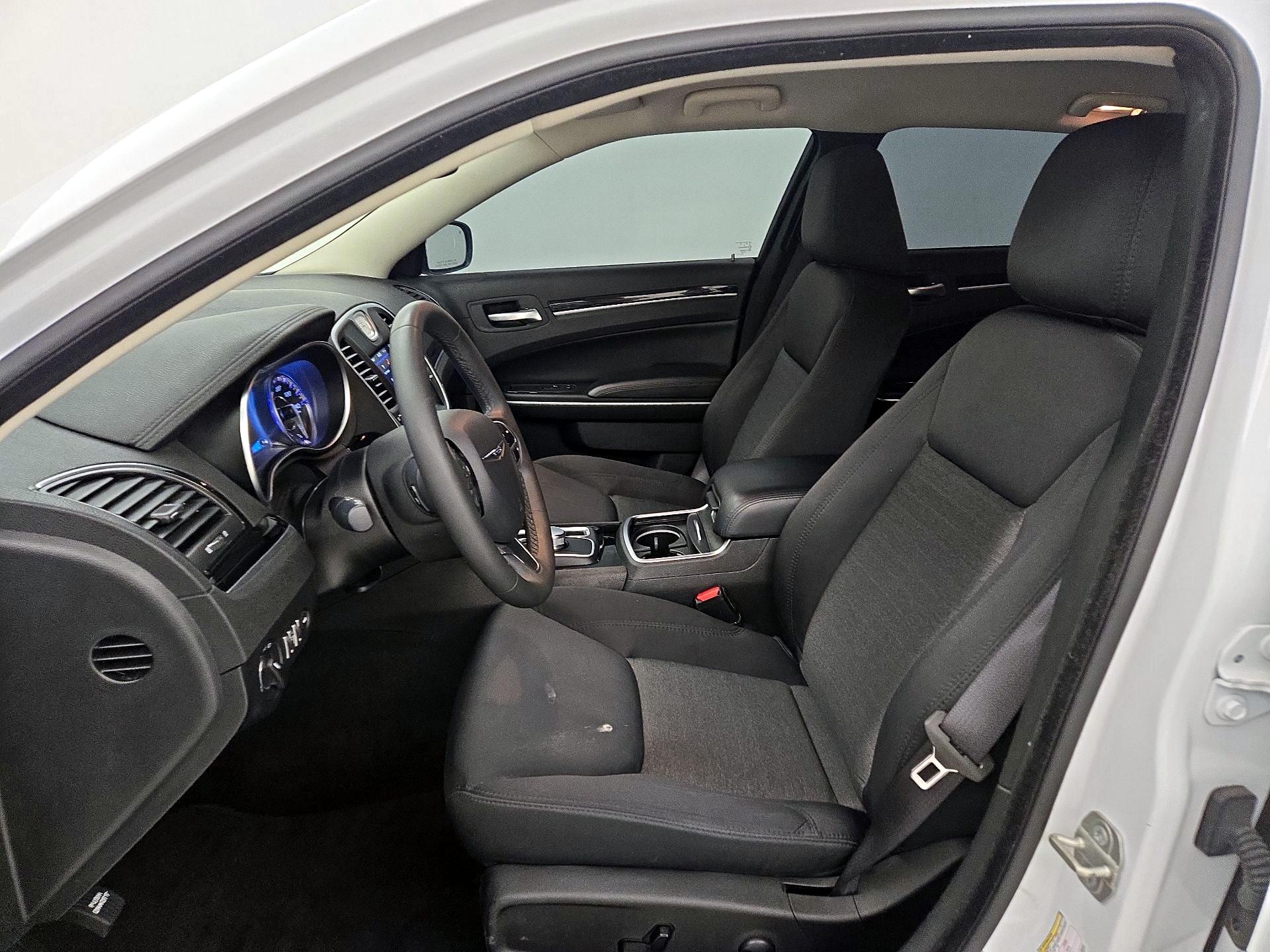 Thumbnail: 2023 Chrysler 300 - 11