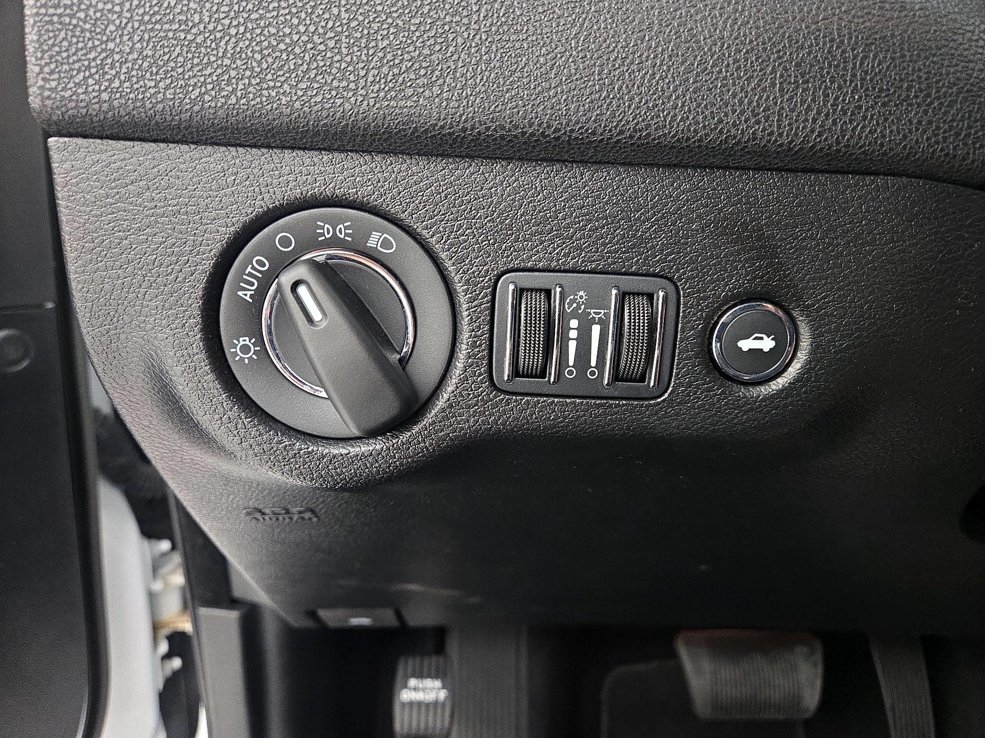 Thumbnail: 2023 Chrysler 300 - 13