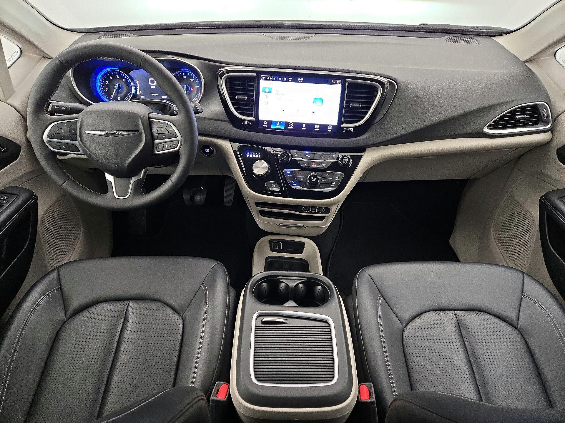 Thumbnail: 2024 Chrysler Pacifica - 9