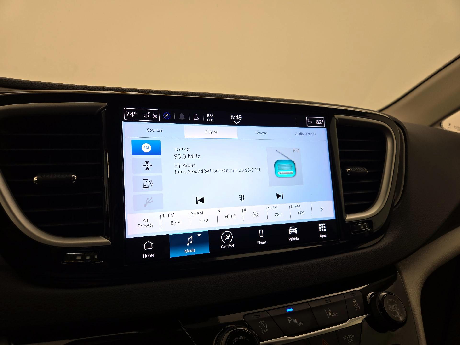 Thumbnail: 2024 Chrysler Pacifica - 15