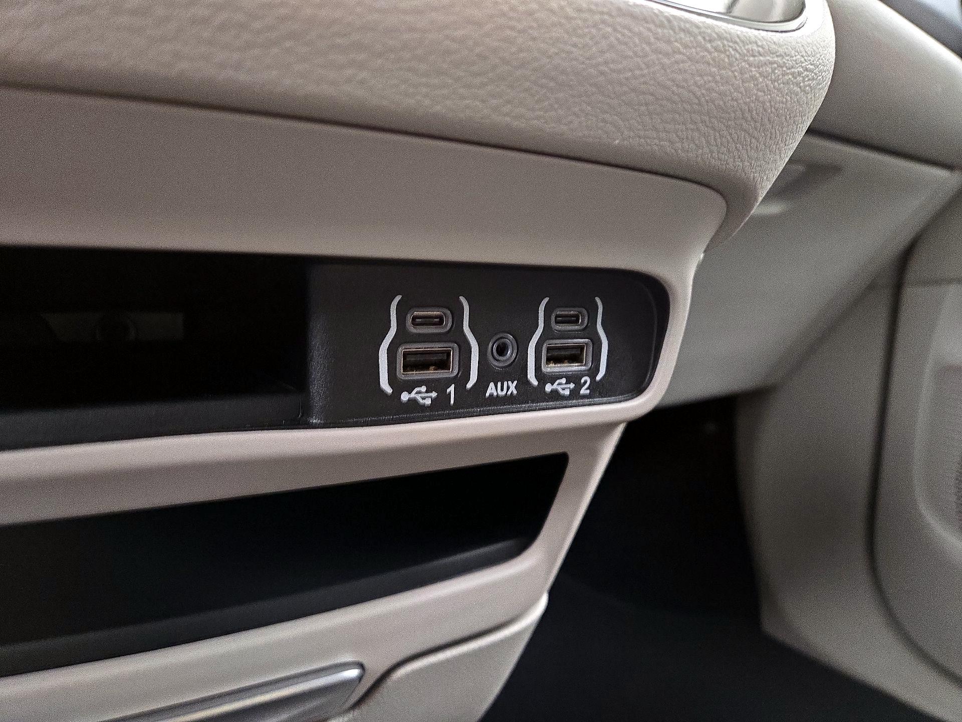 Thumbnail: 2024 Chrysler Pacifica - 18