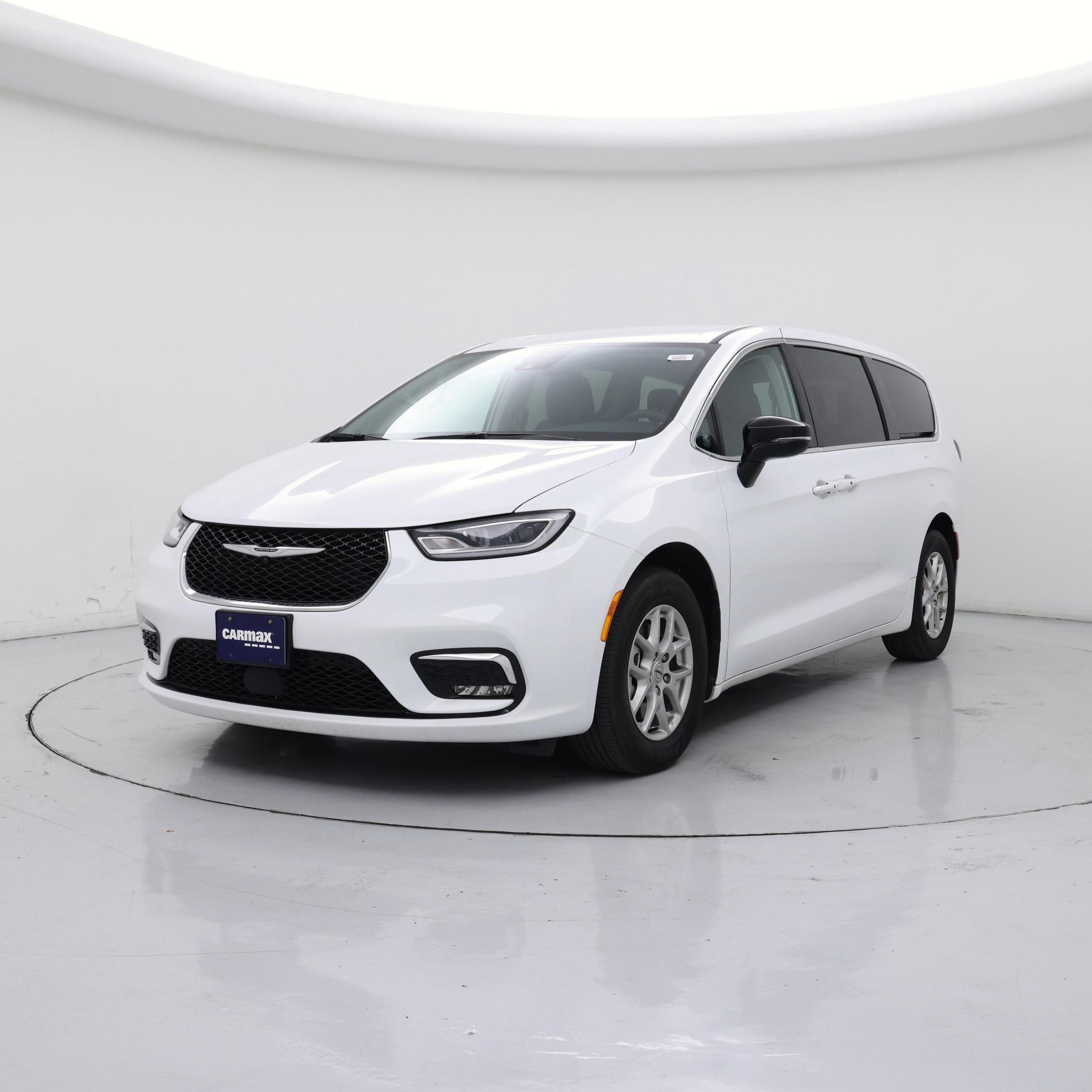 Thumbnail: 2024 Chrysler Pacifica - 4