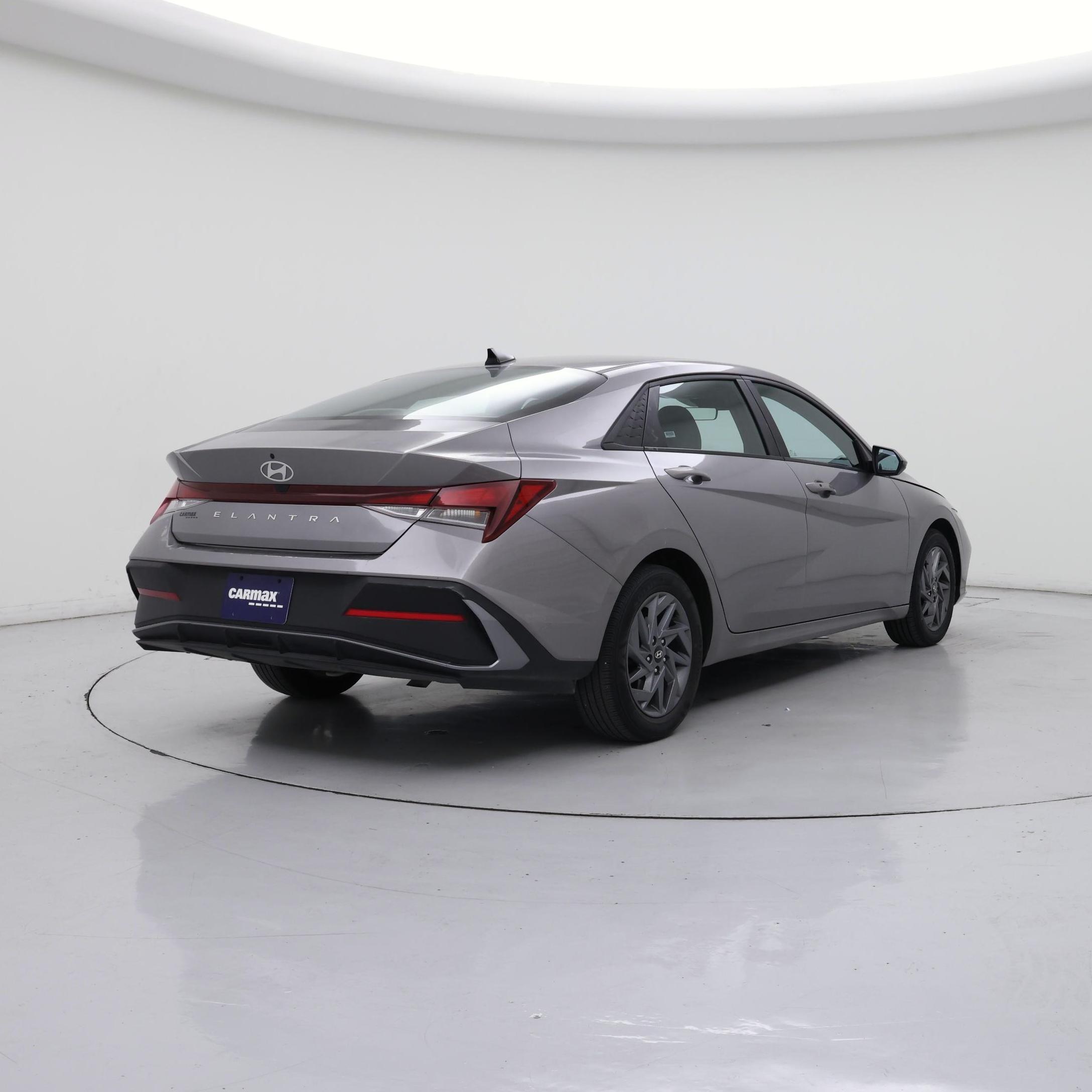 Thumbnail: 2024 Hyundai Elantra - 8