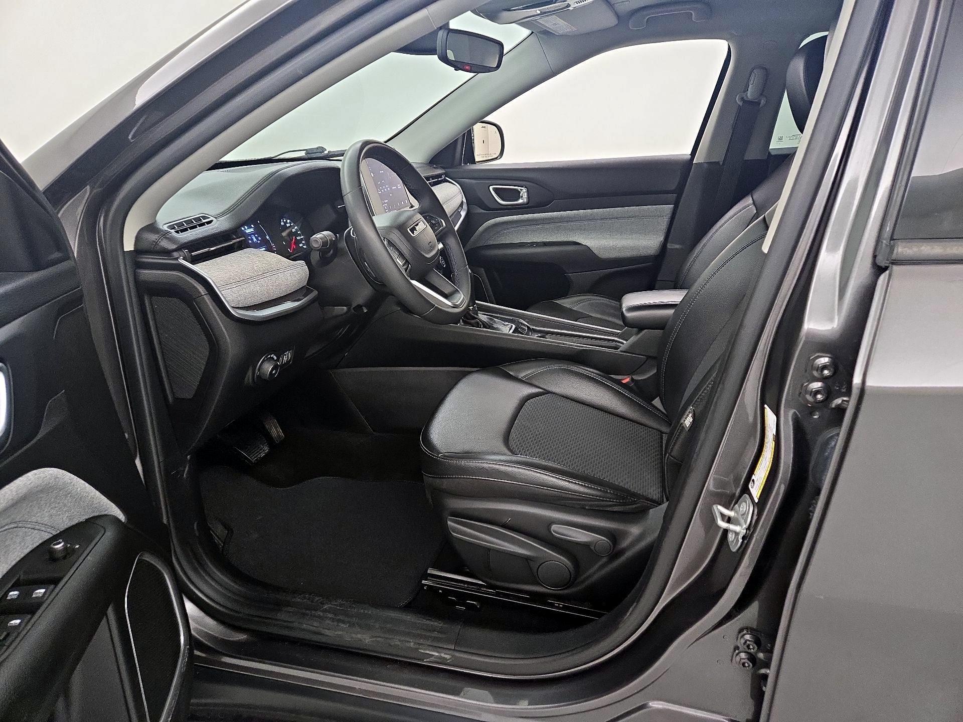 Thumbnail: 2022 Jeep Compass - 11