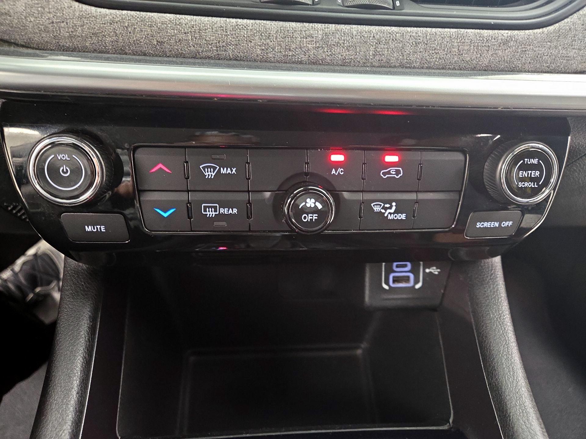 Thumbnail: 2022 Jeep Compass - 16