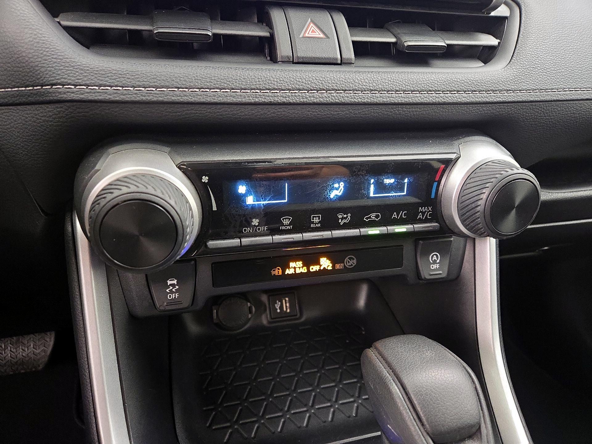 Thumbnail: 2024 Toyota RAV4 - 17