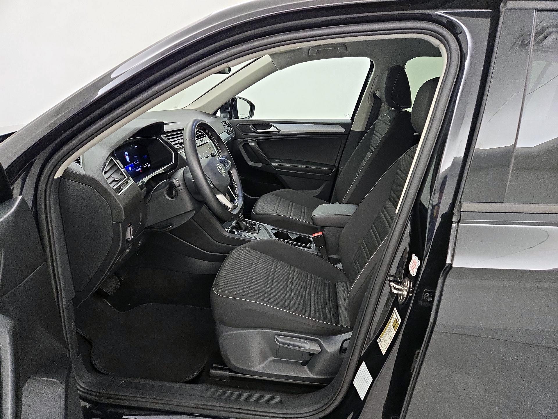 Thumbnail: 2024 Volkswagen Tiguan - 11