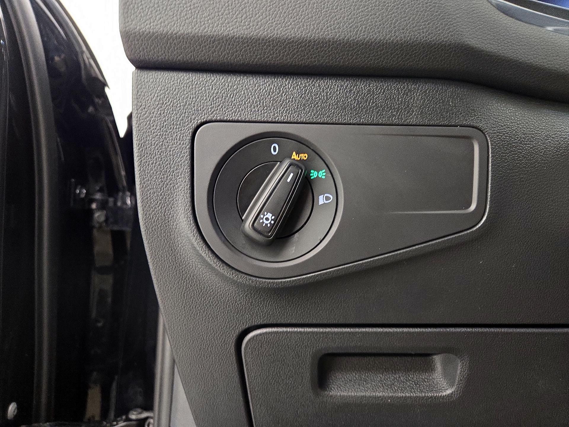 Thumbnail: 2024 Volkswagen Tiguan - 13