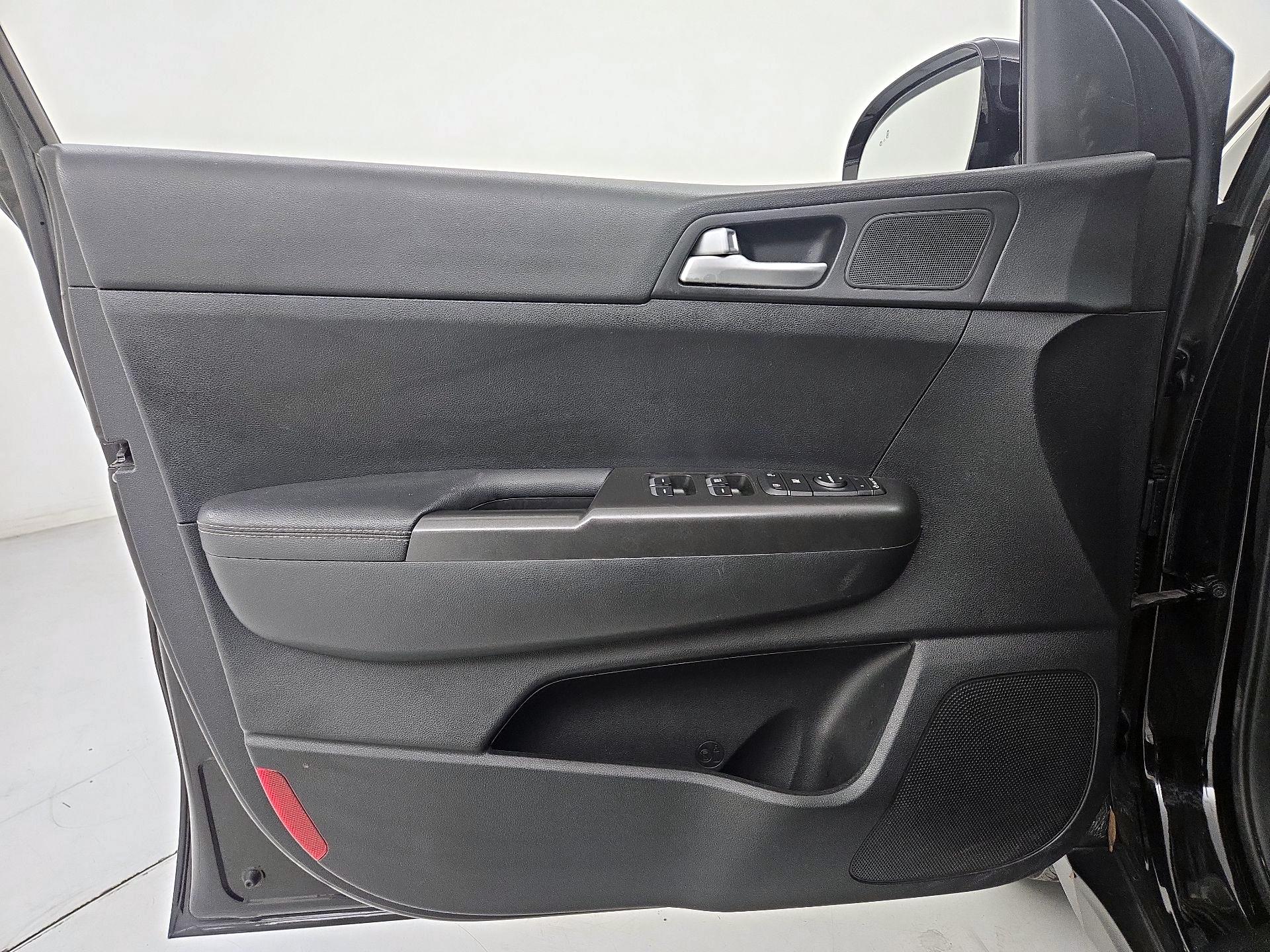 Thumbnail: 2018 Kia Sportage - 12