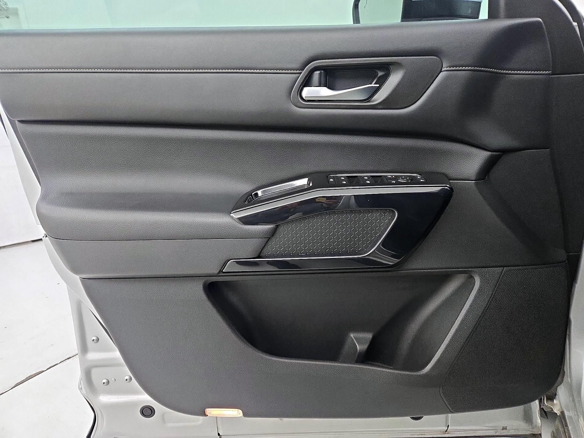 Thumbnail: 2022 Nissan Pathfinder - 12