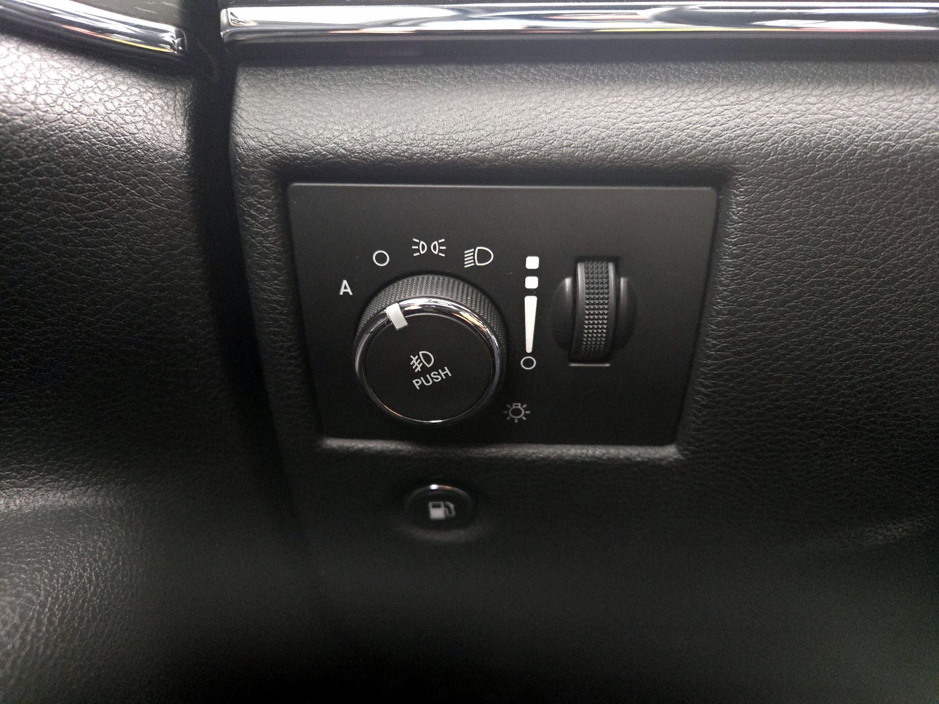 Thumbnail: 2017 Jeep Grand Cherokee - 13