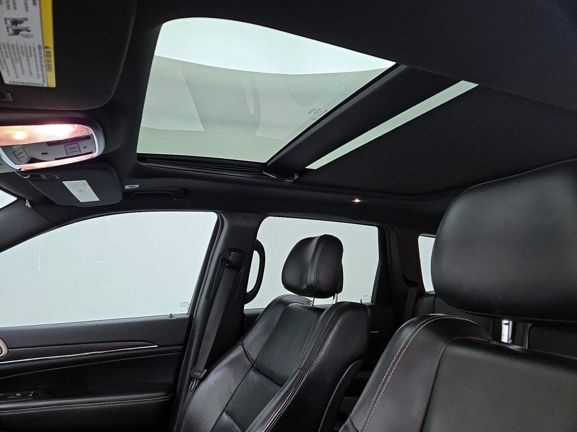 Thumbnail: 2017 Jeep Grand Cherokee - 20